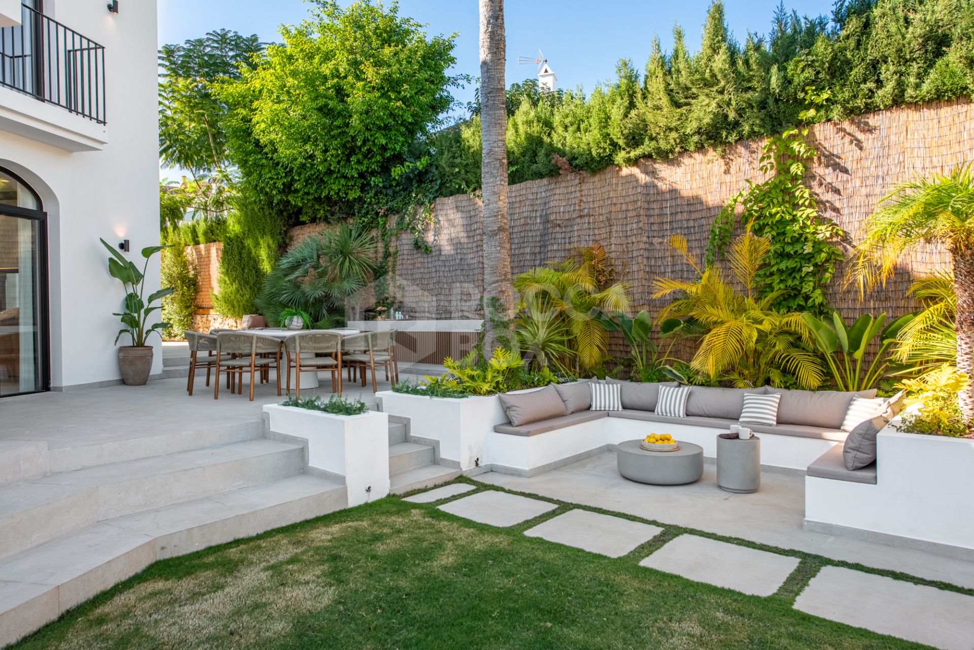 Top-renovated villa hidden inside a gated community in Nueva Andalucía.