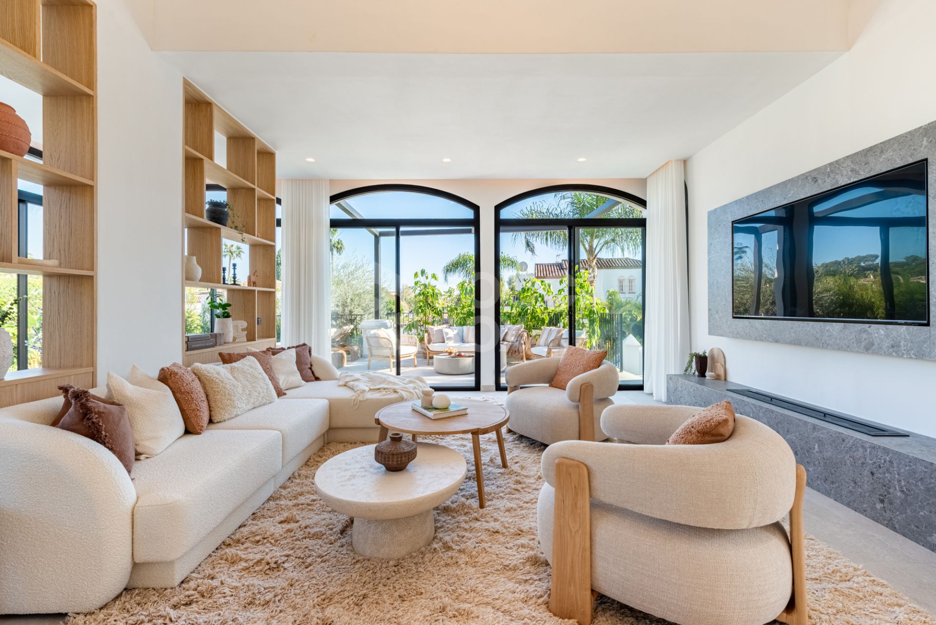 Top-renovated villa hidden inside a gated community in Nueva Andalucía.