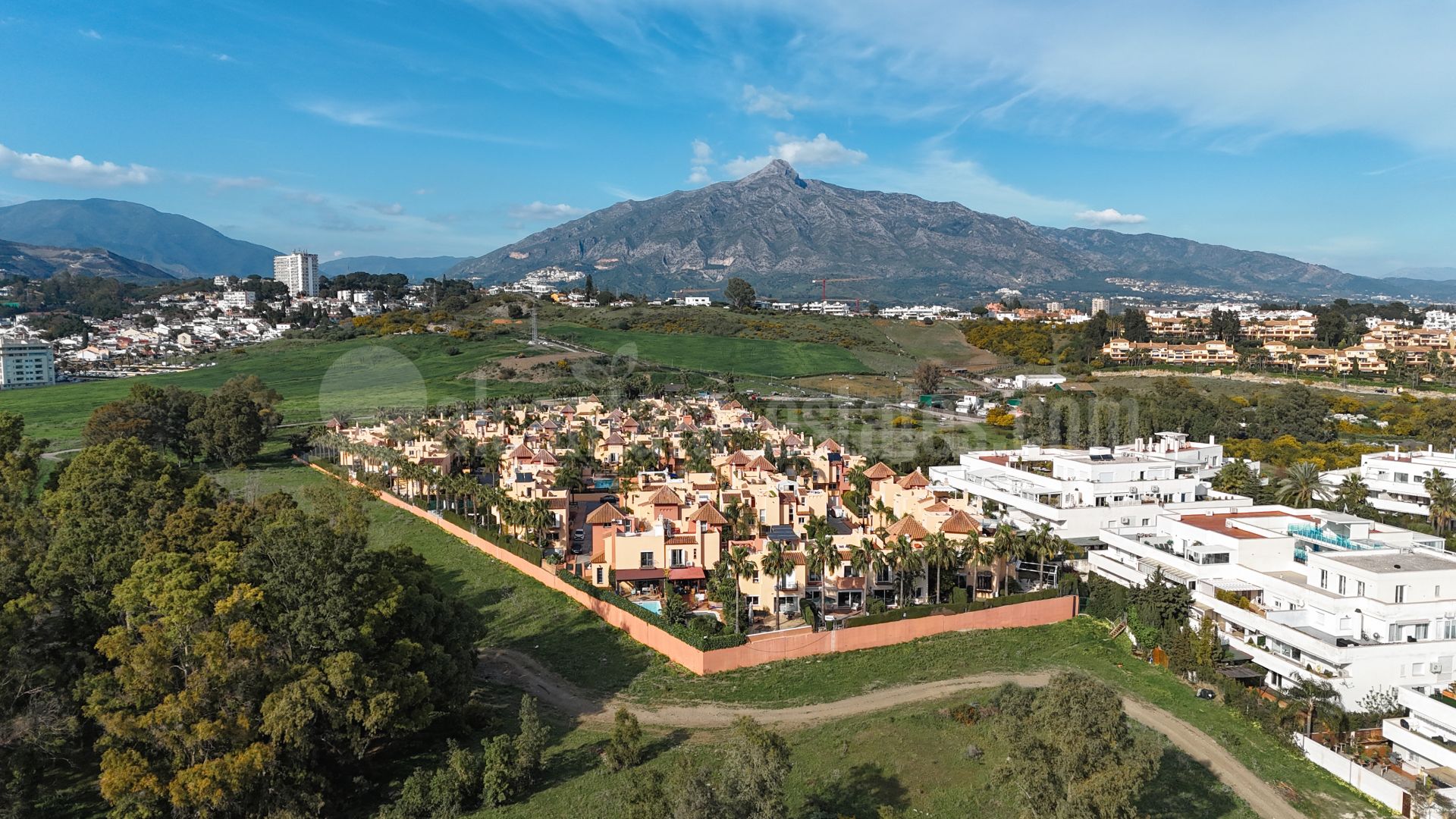 Town House in Condes de Iza, Marbella