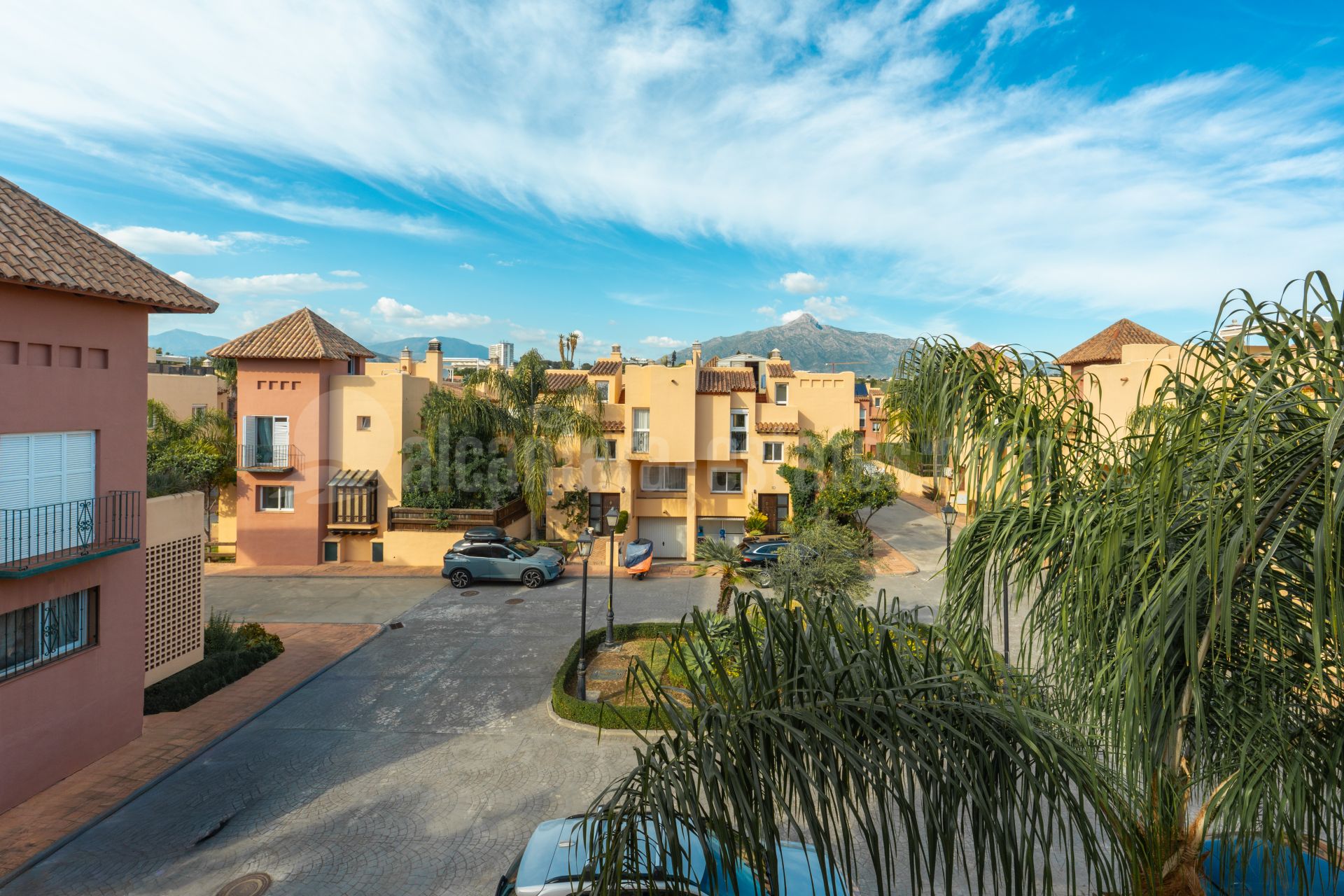 Town House in Condes de Iza, Marbella