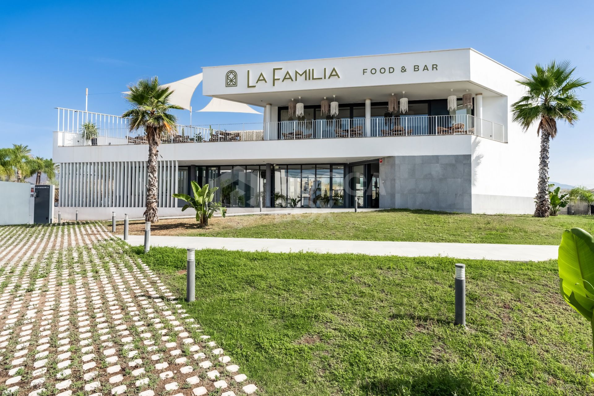 Stunning 3-Bedroom Duplex Penthouse with panoramic views