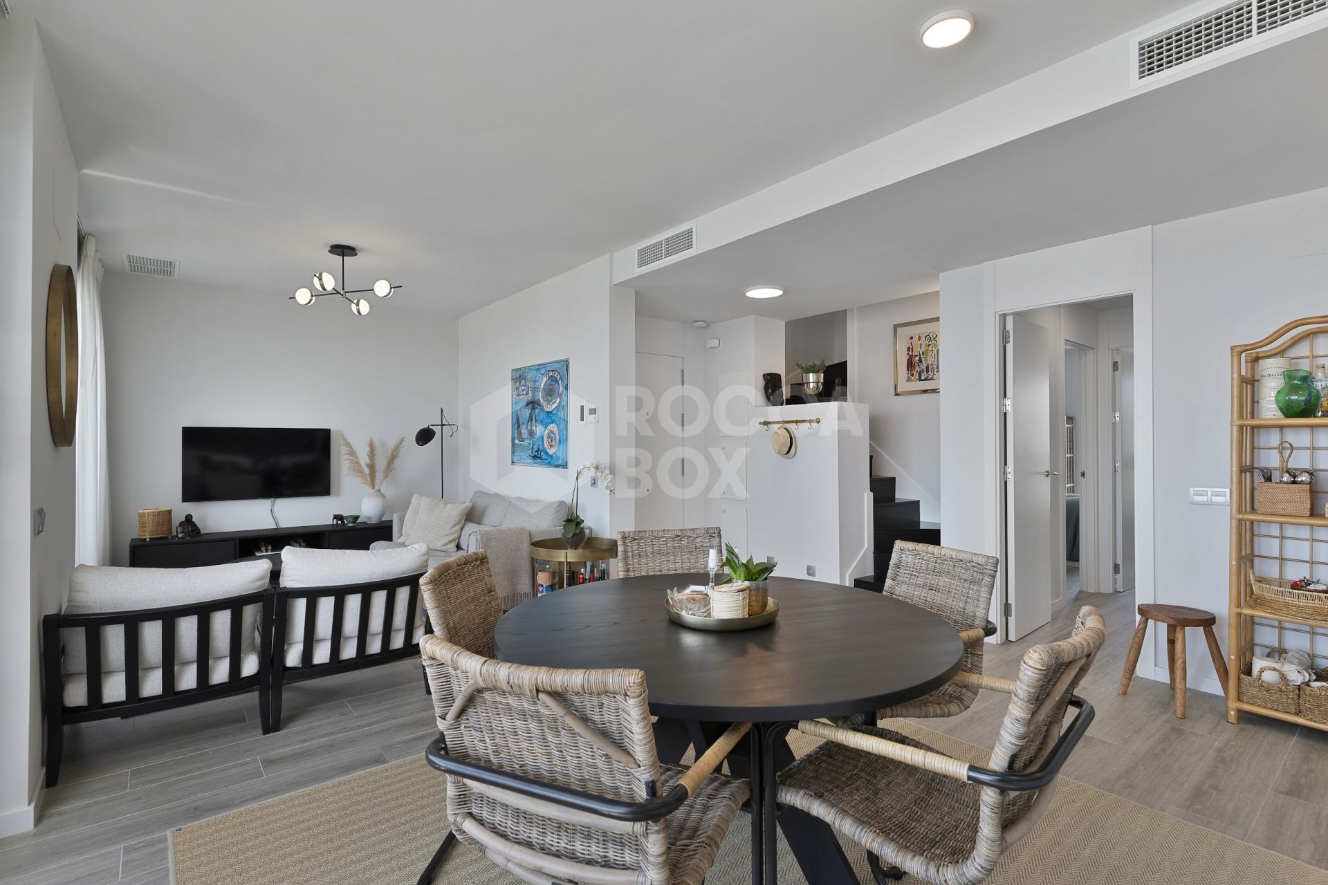 Stunning 3-Bedroom Duplex Penthouse with panoramic views