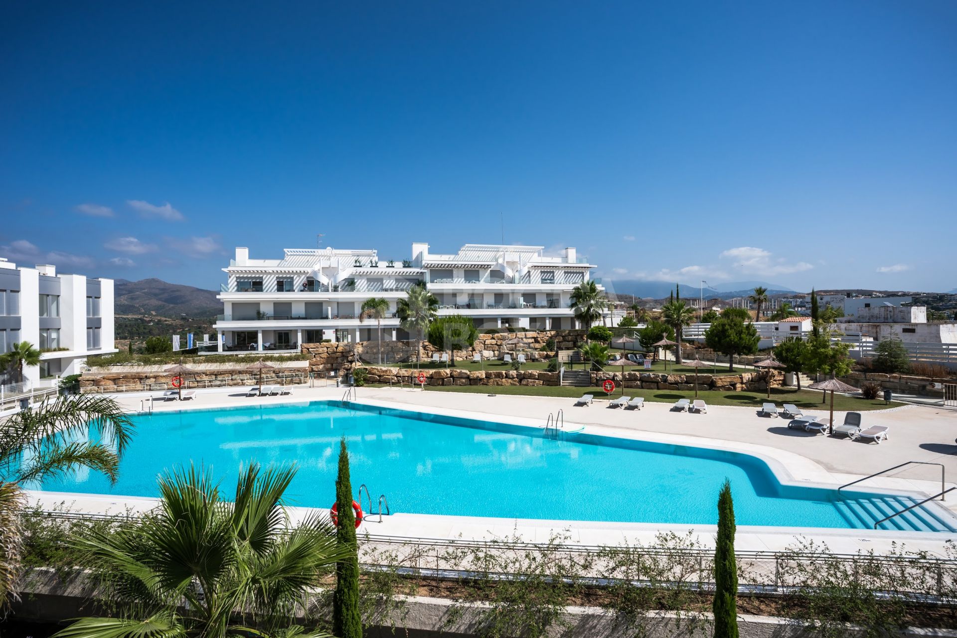 Stunning 3-Bedroom Duplex Penthouse with panoramic views