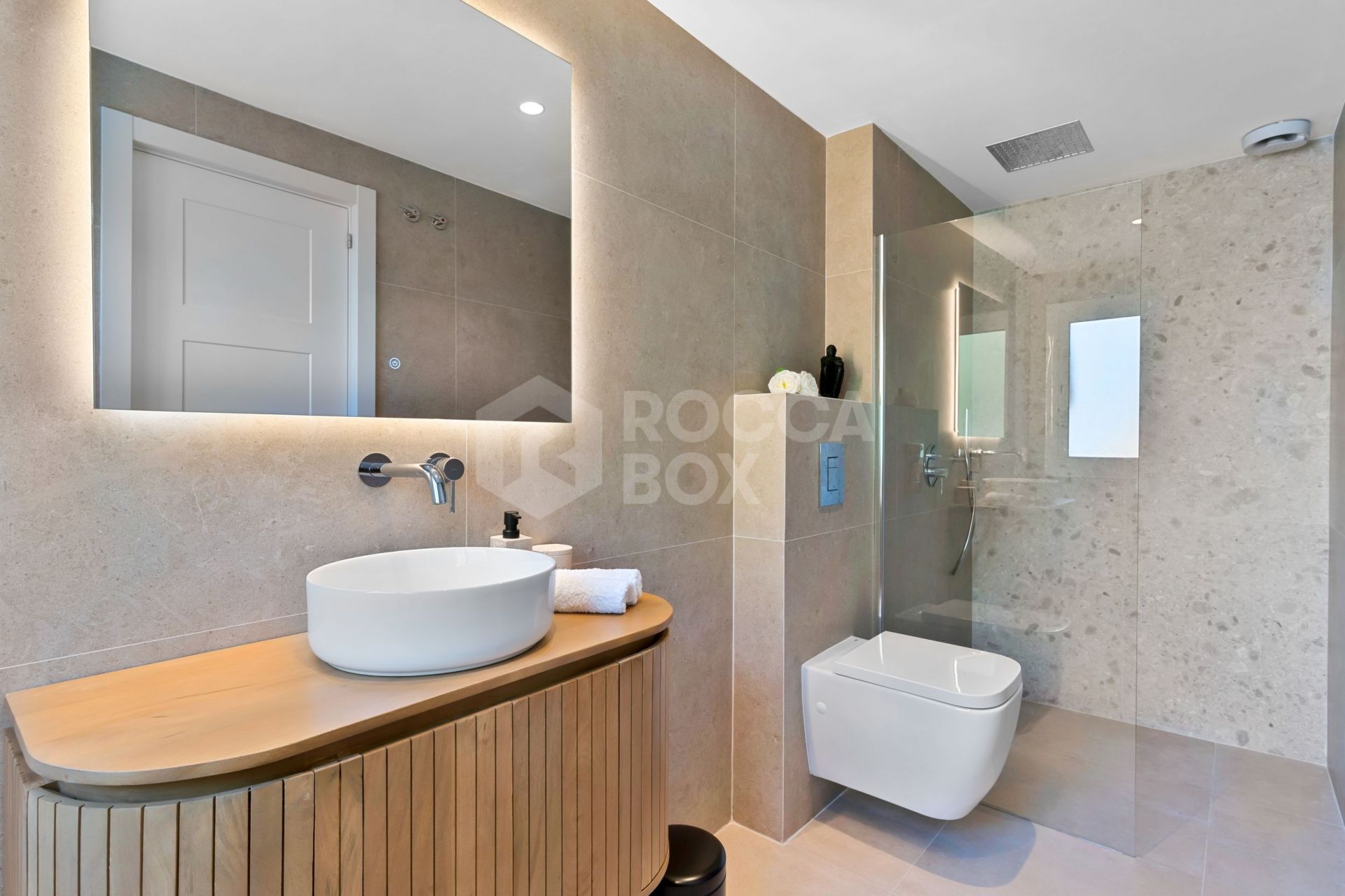 Modern Elegance in the Heart of Nagüeles