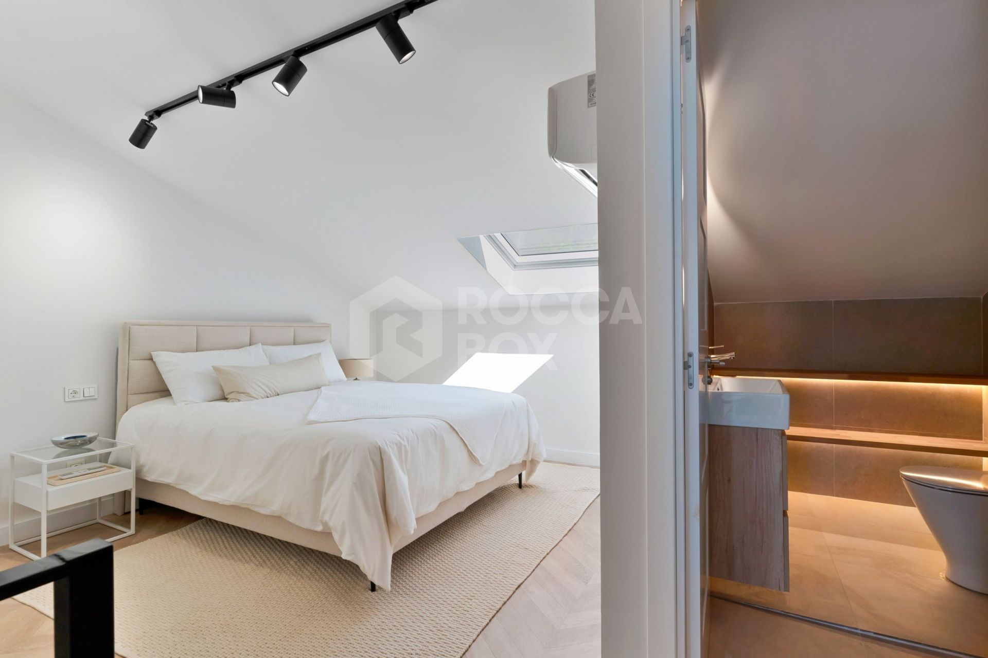 Modern Elegance in the Heart of Nagüeles