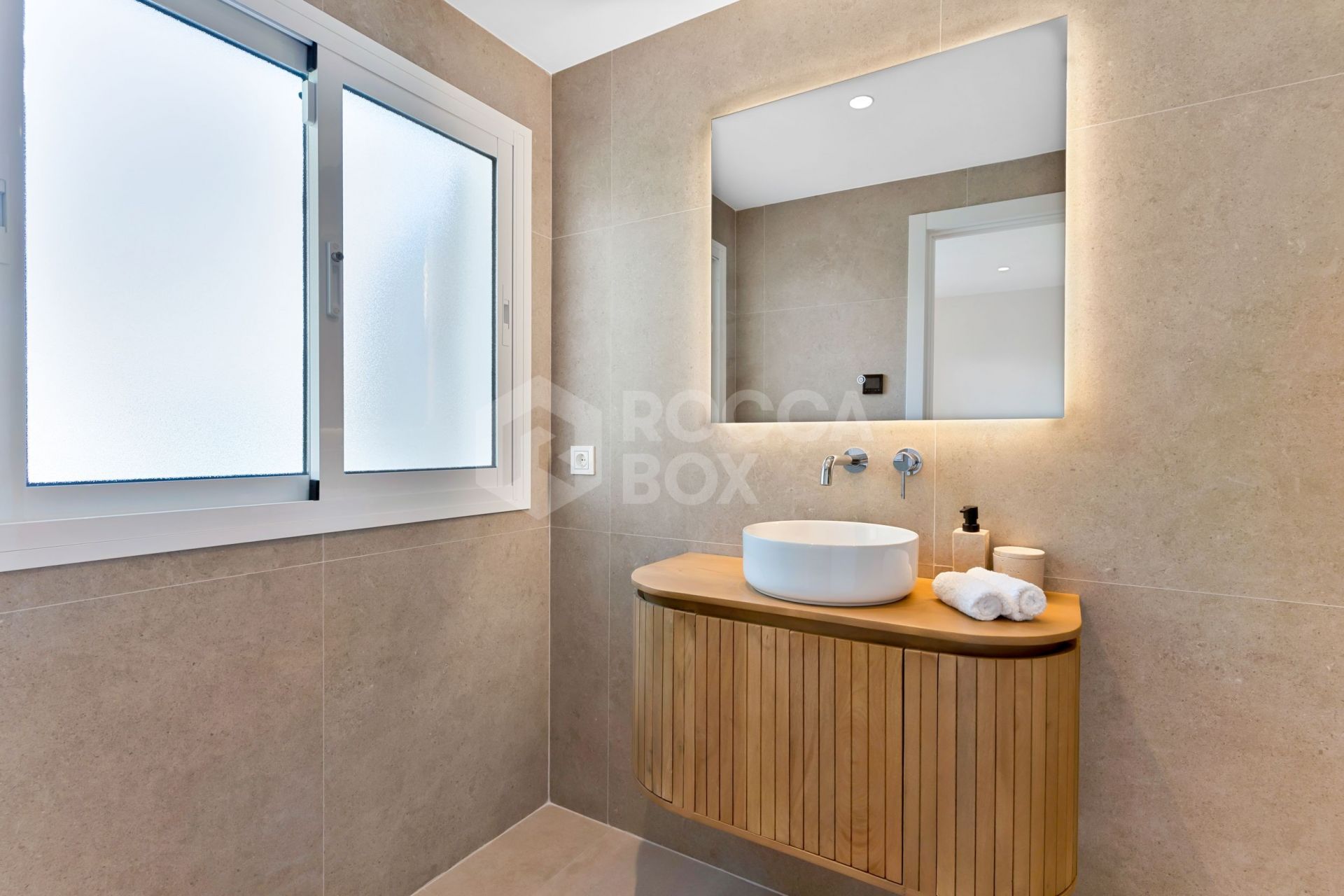 Modern Elegance in the Heart of Nagüeles