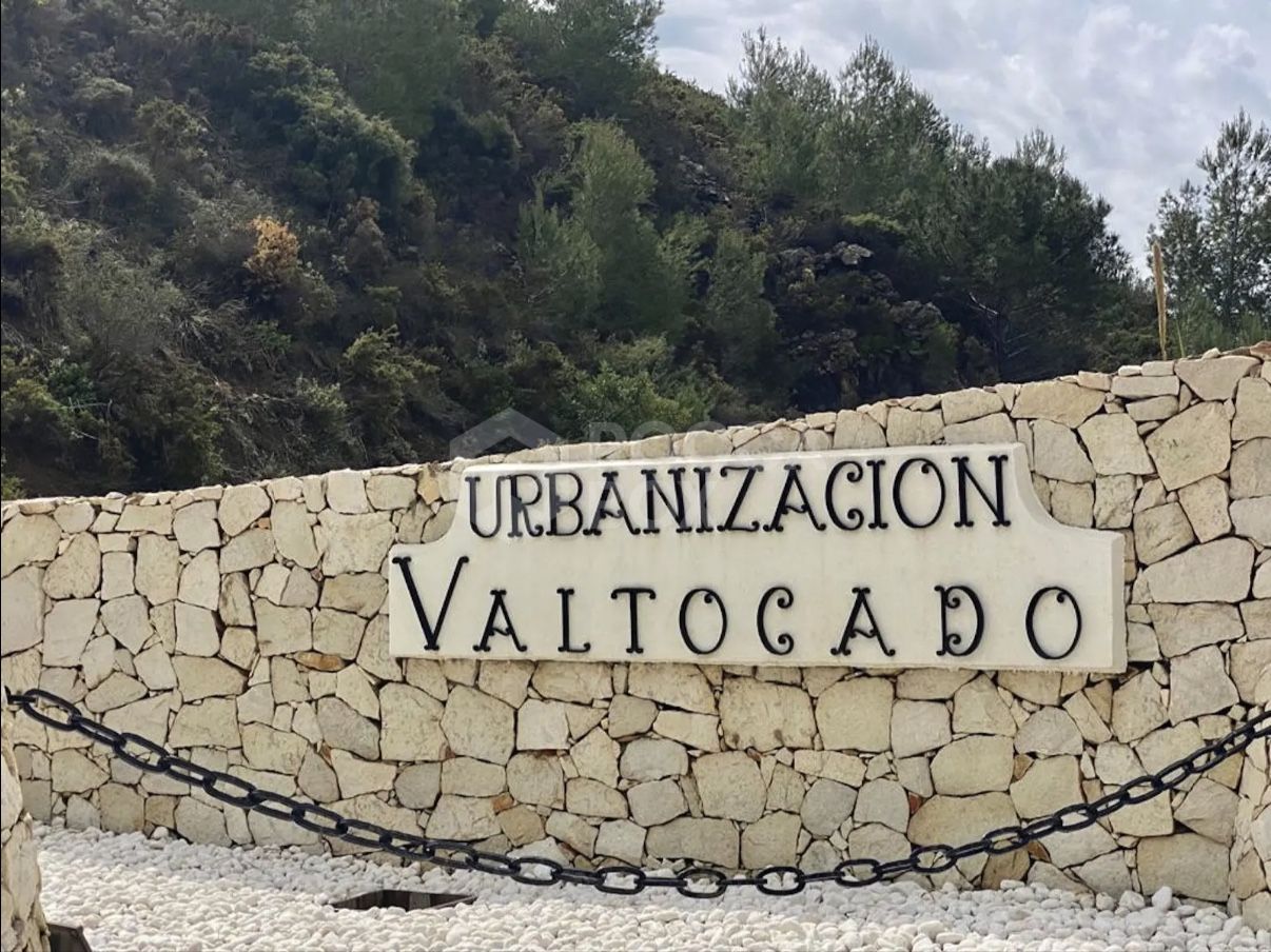 Expansive Plot with Panoramic Views in Valtocado, Mijas