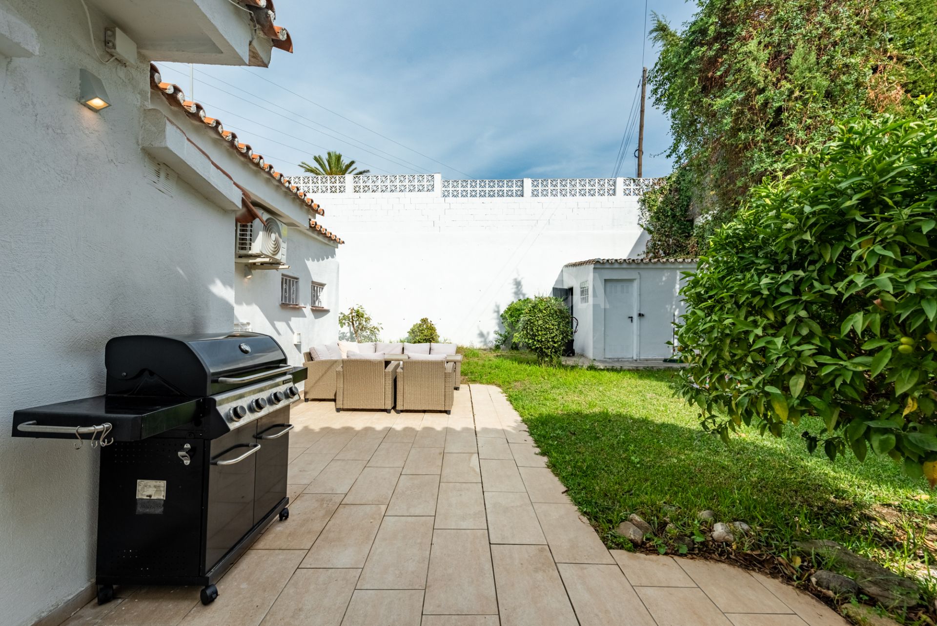 Beautiful single floor villa with incredible rental potential!