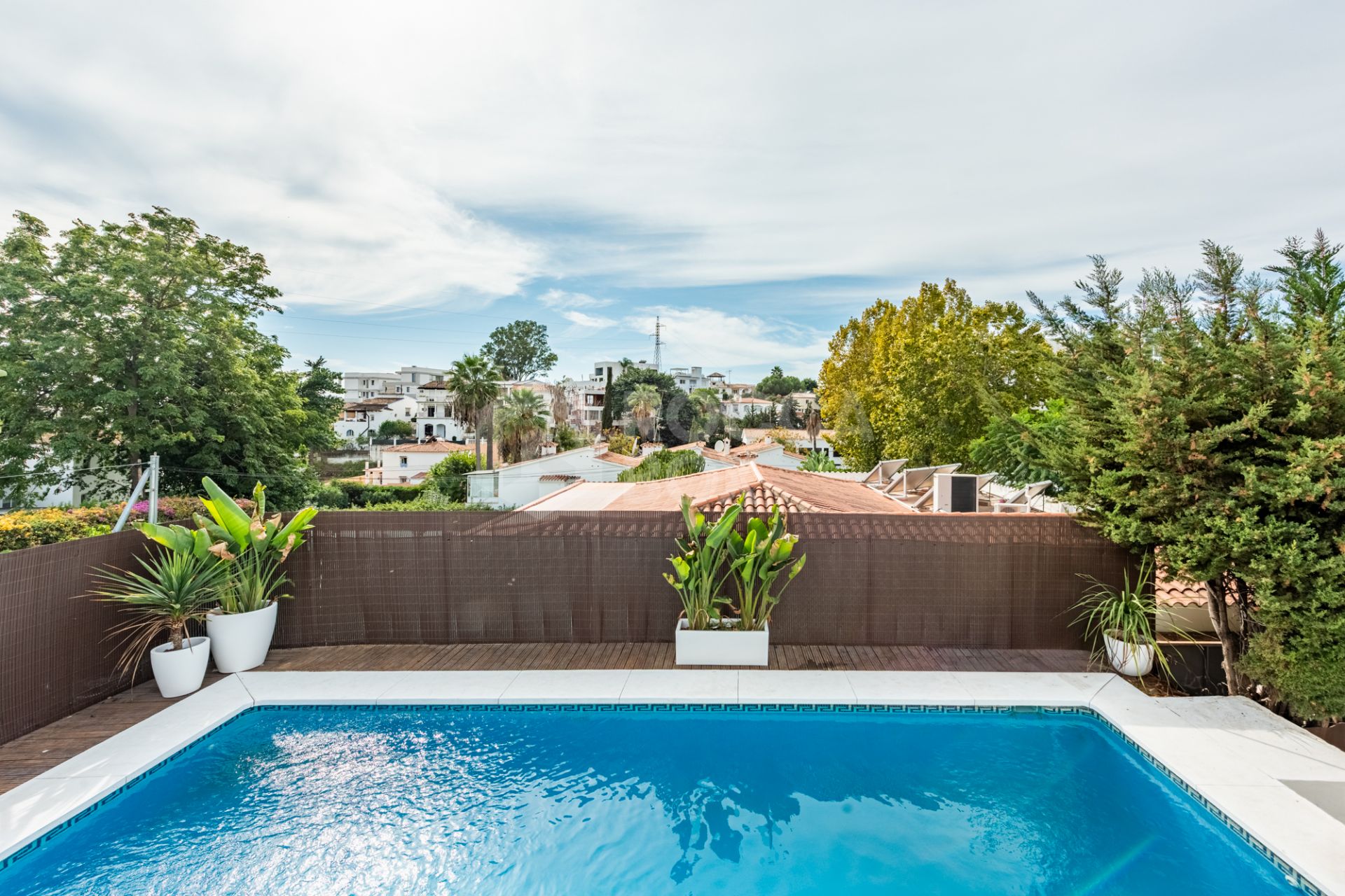 Beautiful single floor villa with incredible rental potential!