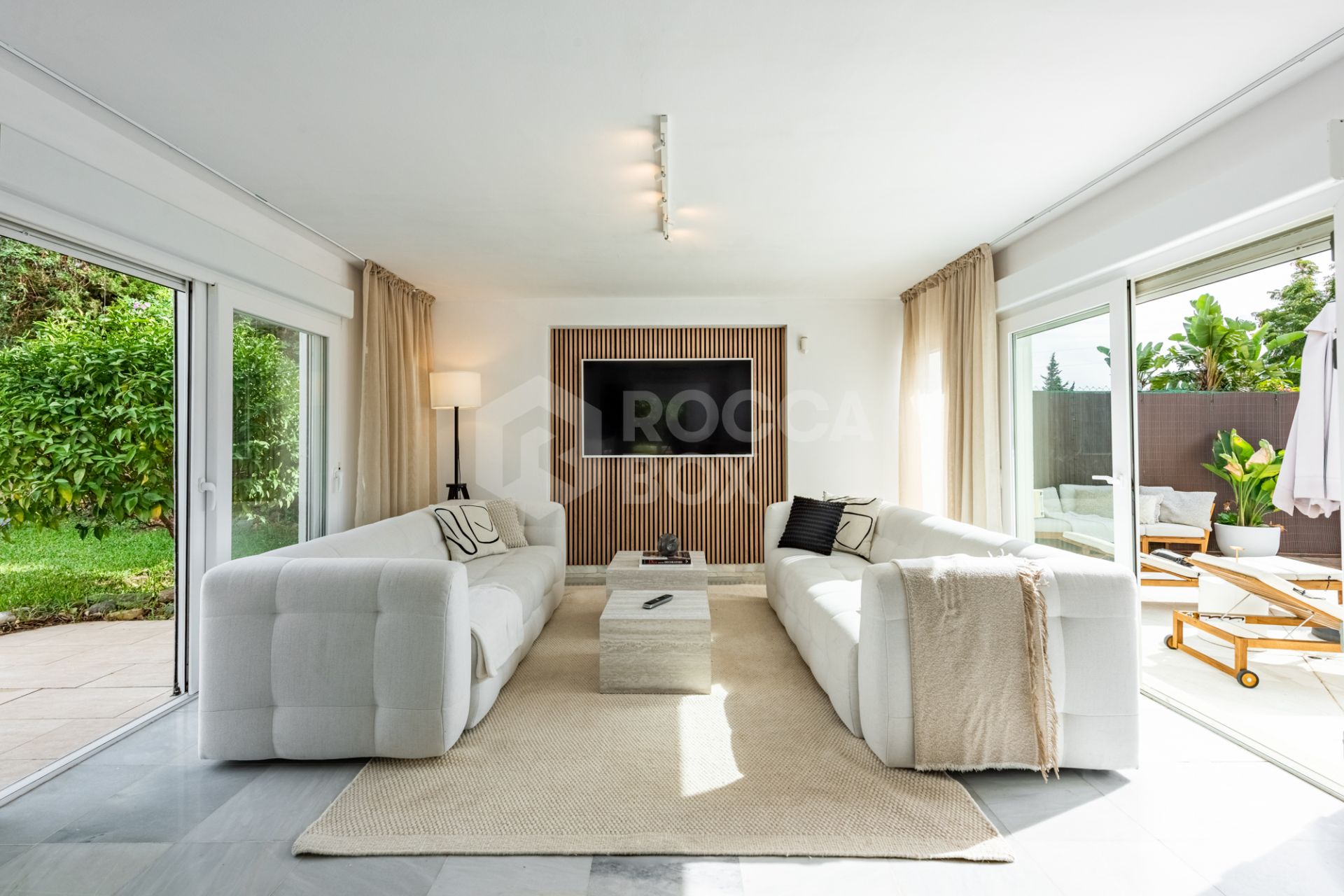 Beautiful single floor villa with incredible rental potential!