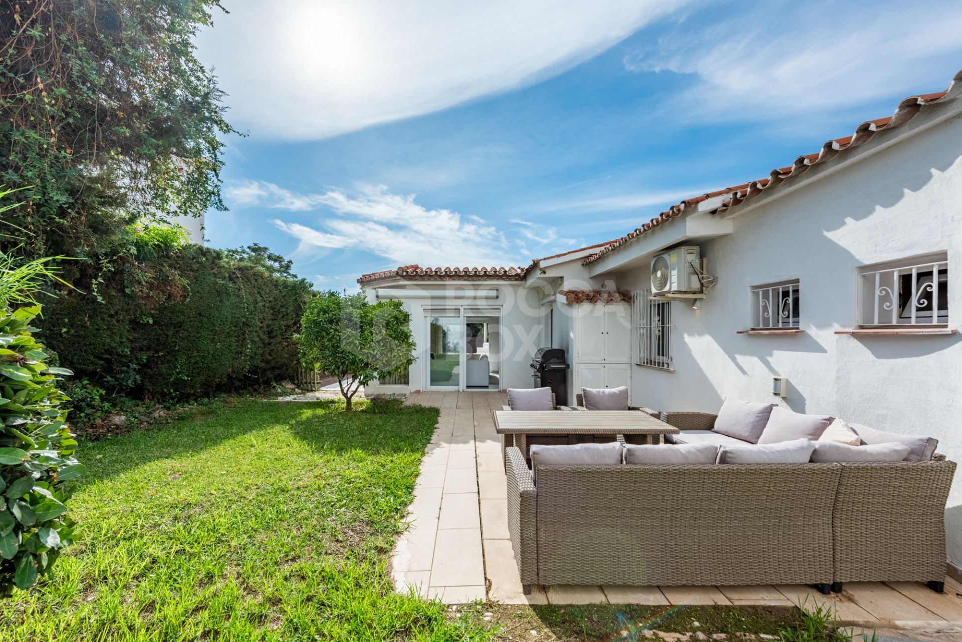 Beautiful single floor villa with incredible rental potential!