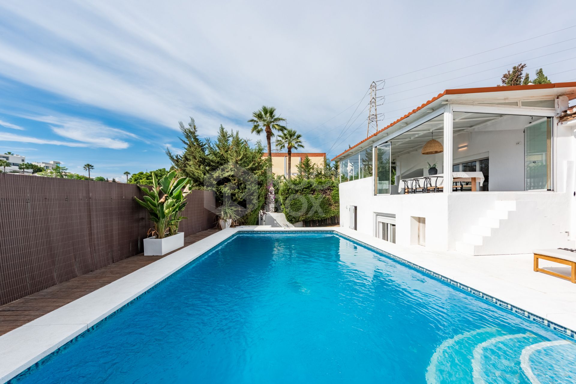 Beautiful single floor villa with incredible rental potential!