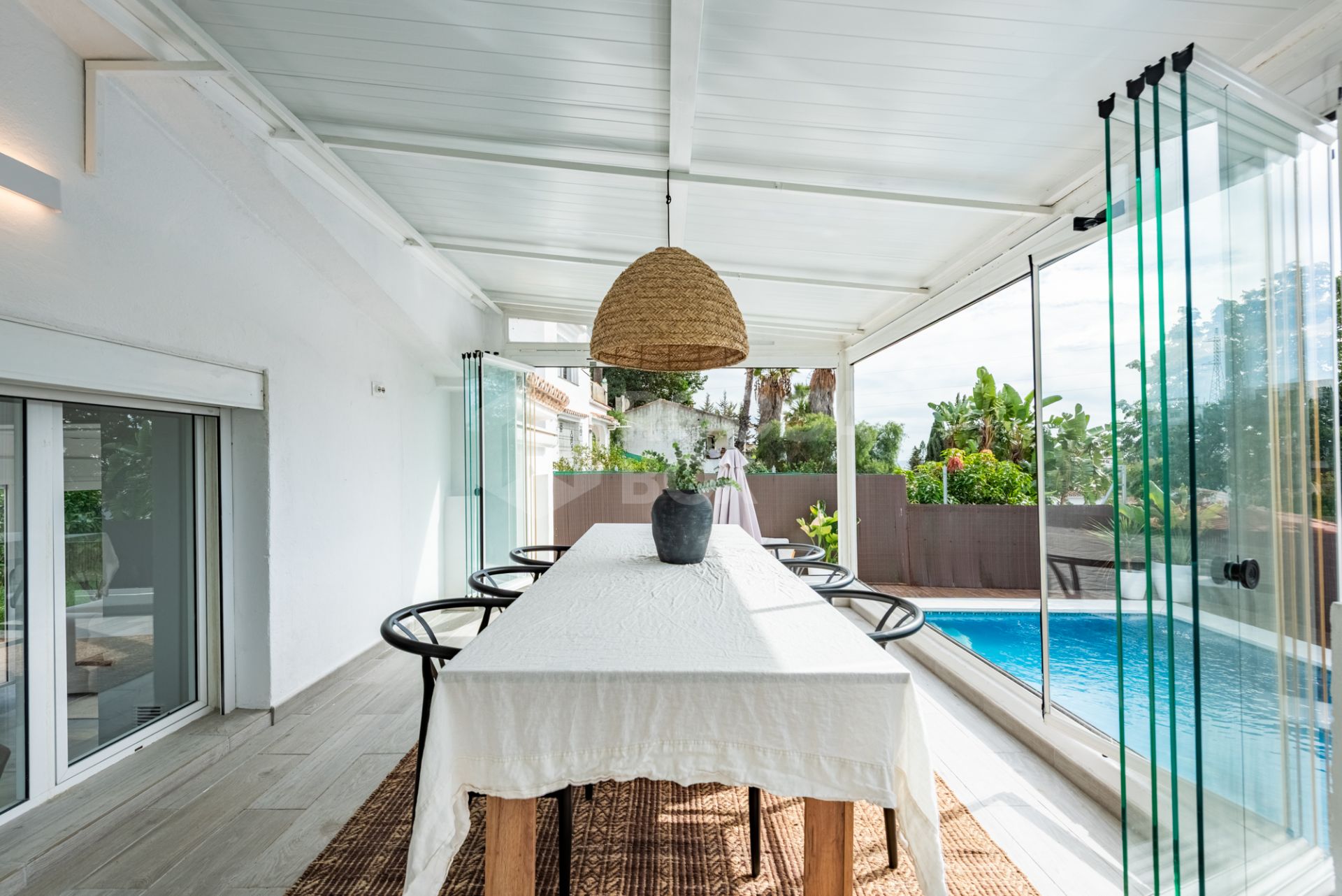 Beautiful single floor villa with incredible rental potential!