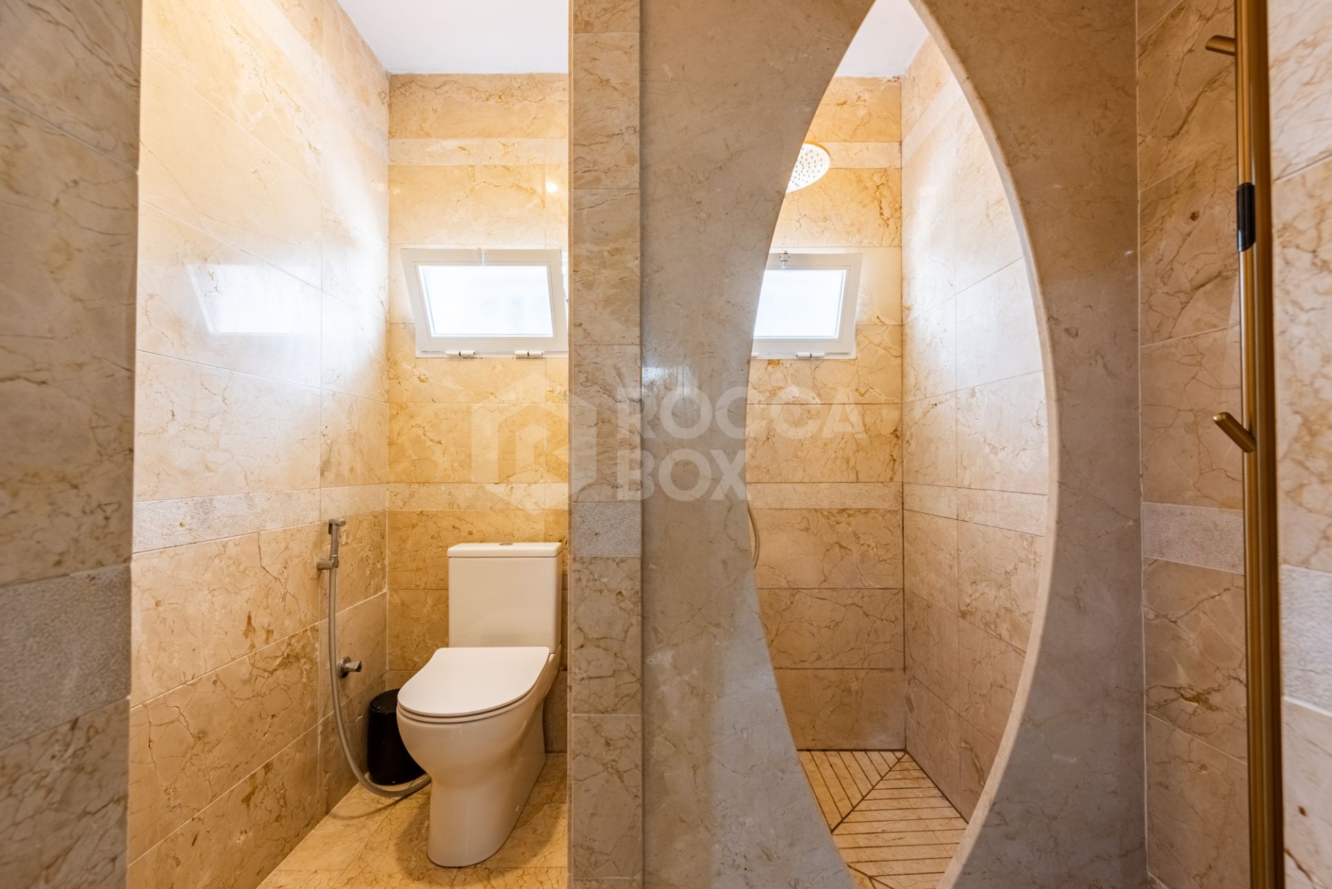 Beautiful single floor villa with incredible rental potential!