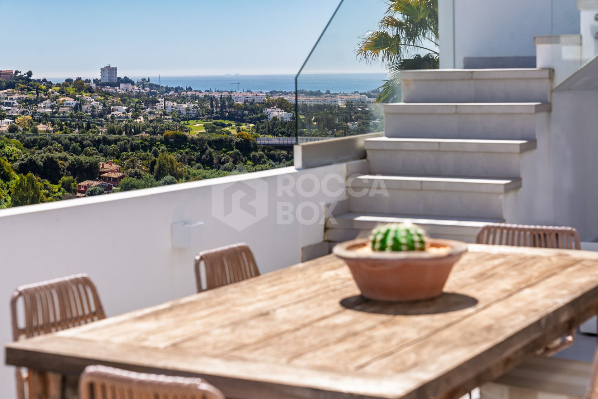 Penthouse in La Quinta with stunning views!