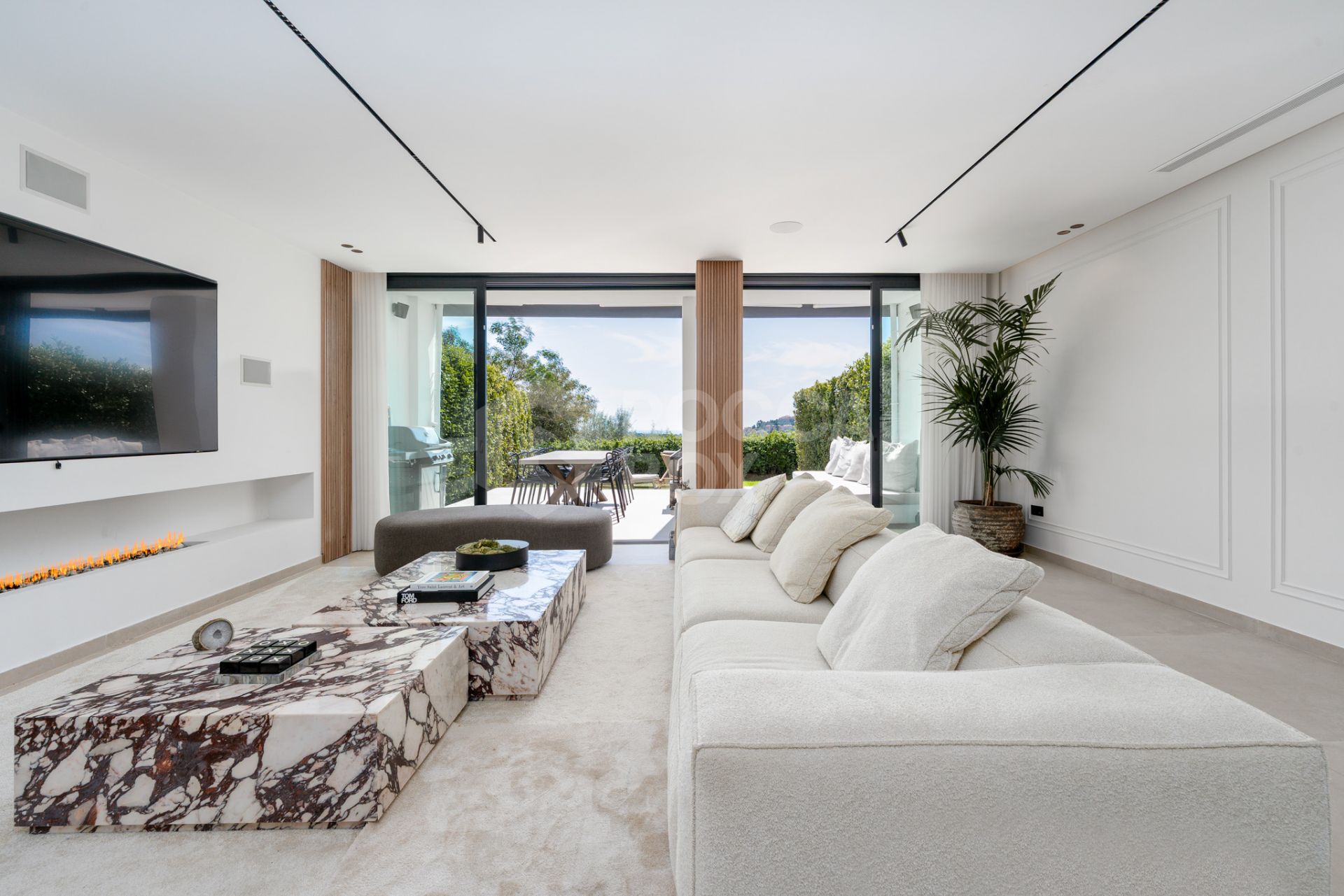 Elegant Renovated Townhouse on Frontline La Quinta Golf with Spectacular Views