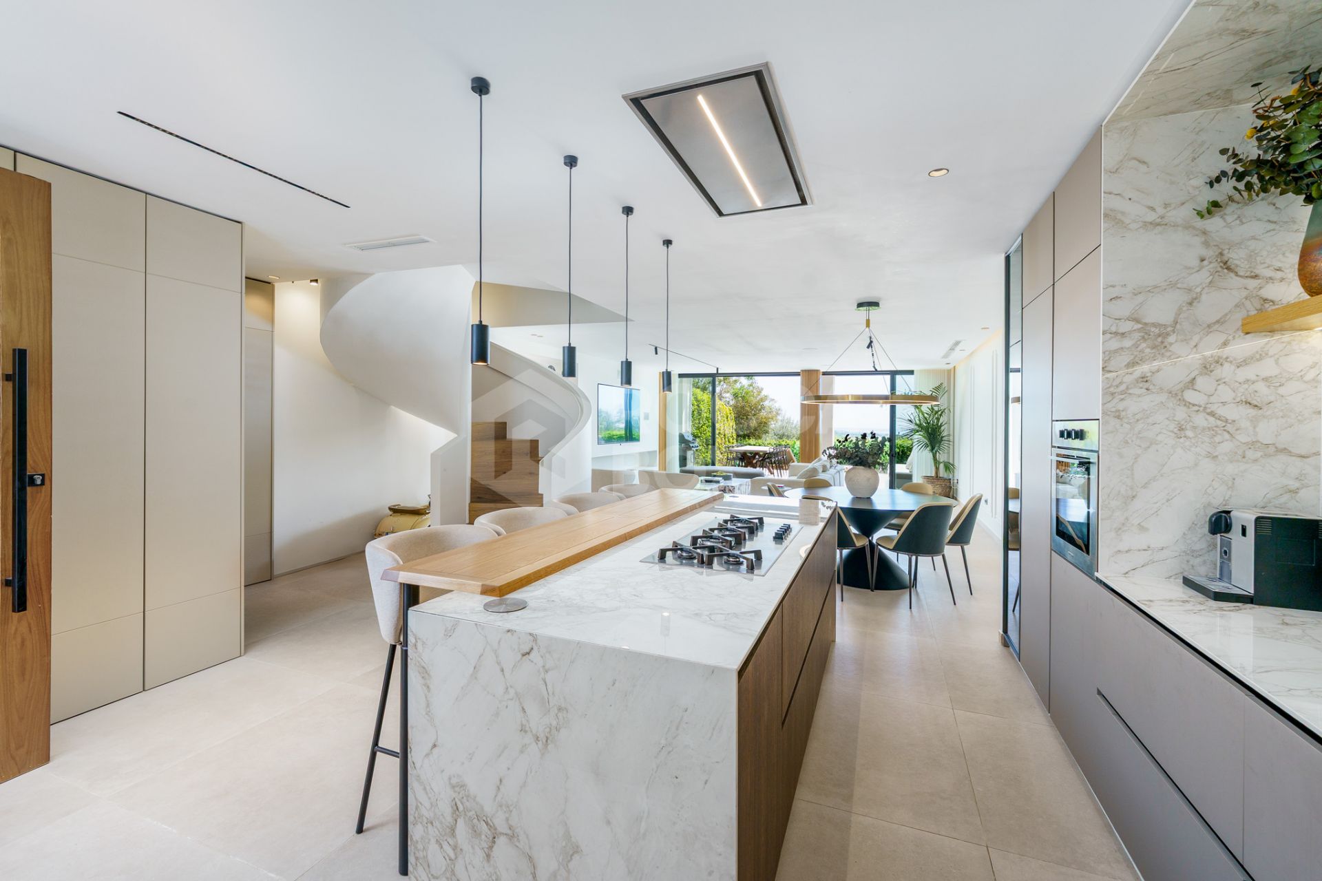 Elegant Renovated Townhouse on Frontline La Quinta Golf with Spectacular Views