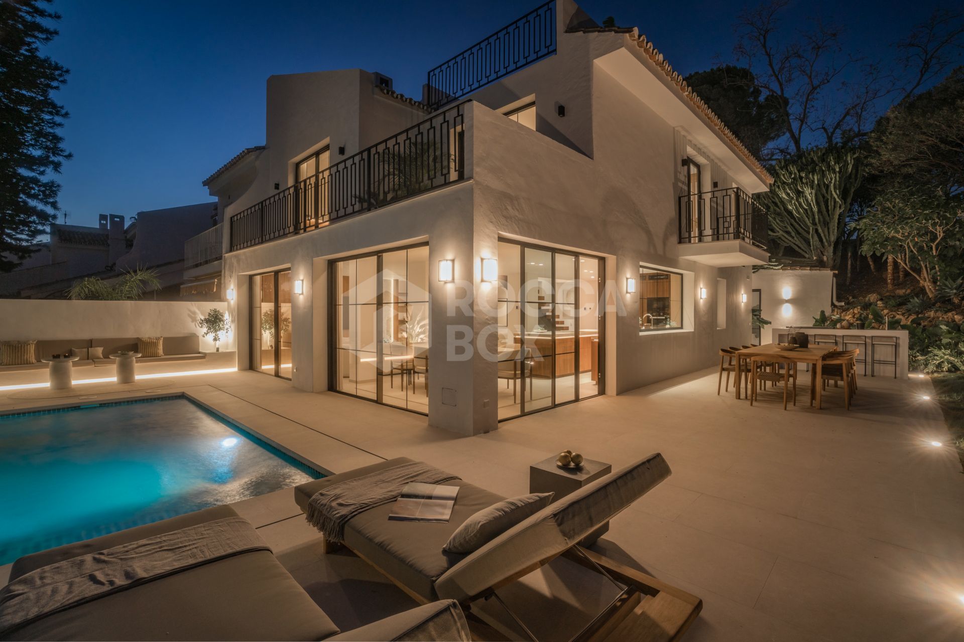 Semi-detached villa in Peñablanca, Nueva Andalucía