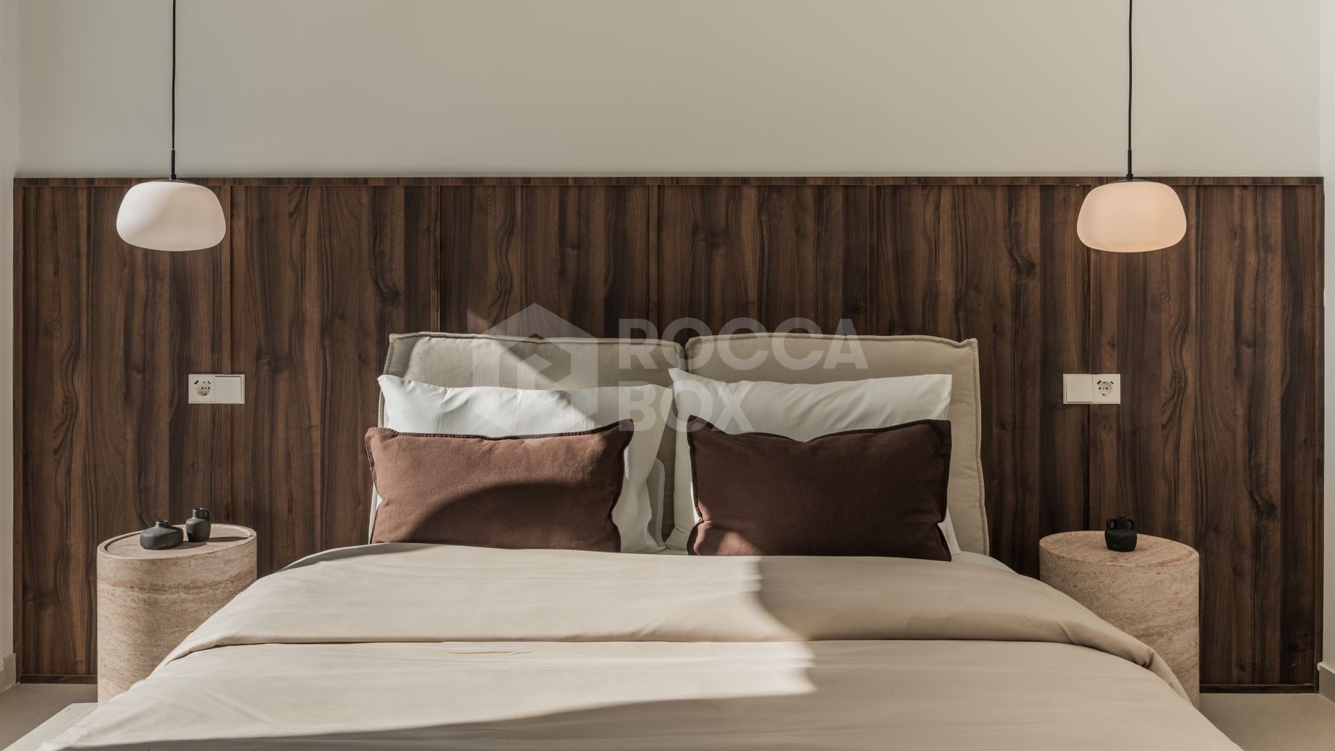 Duplex penthouse with panoramic sea views in Nueva Andalucía