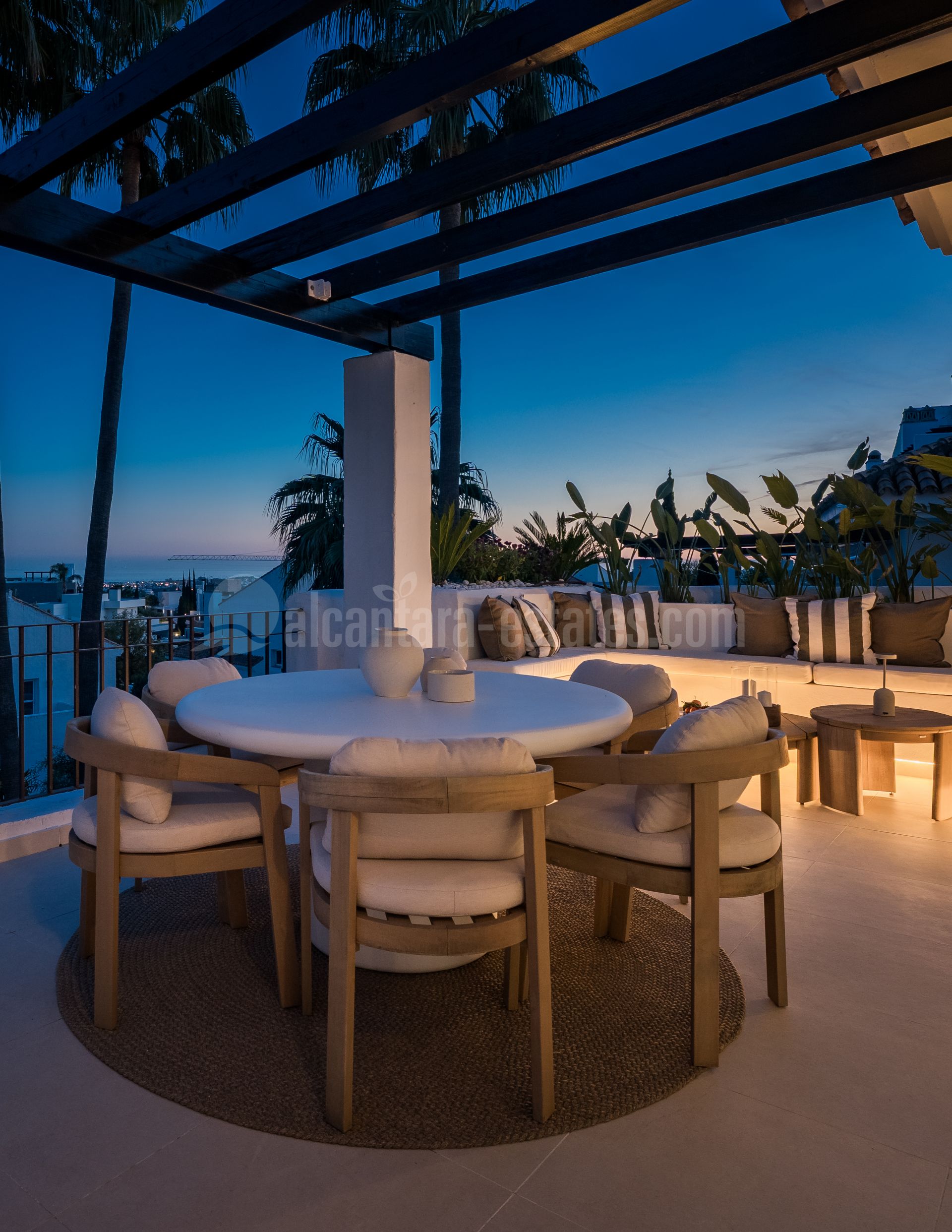 Duplex Penthouse in La Quinta Village, Marbella