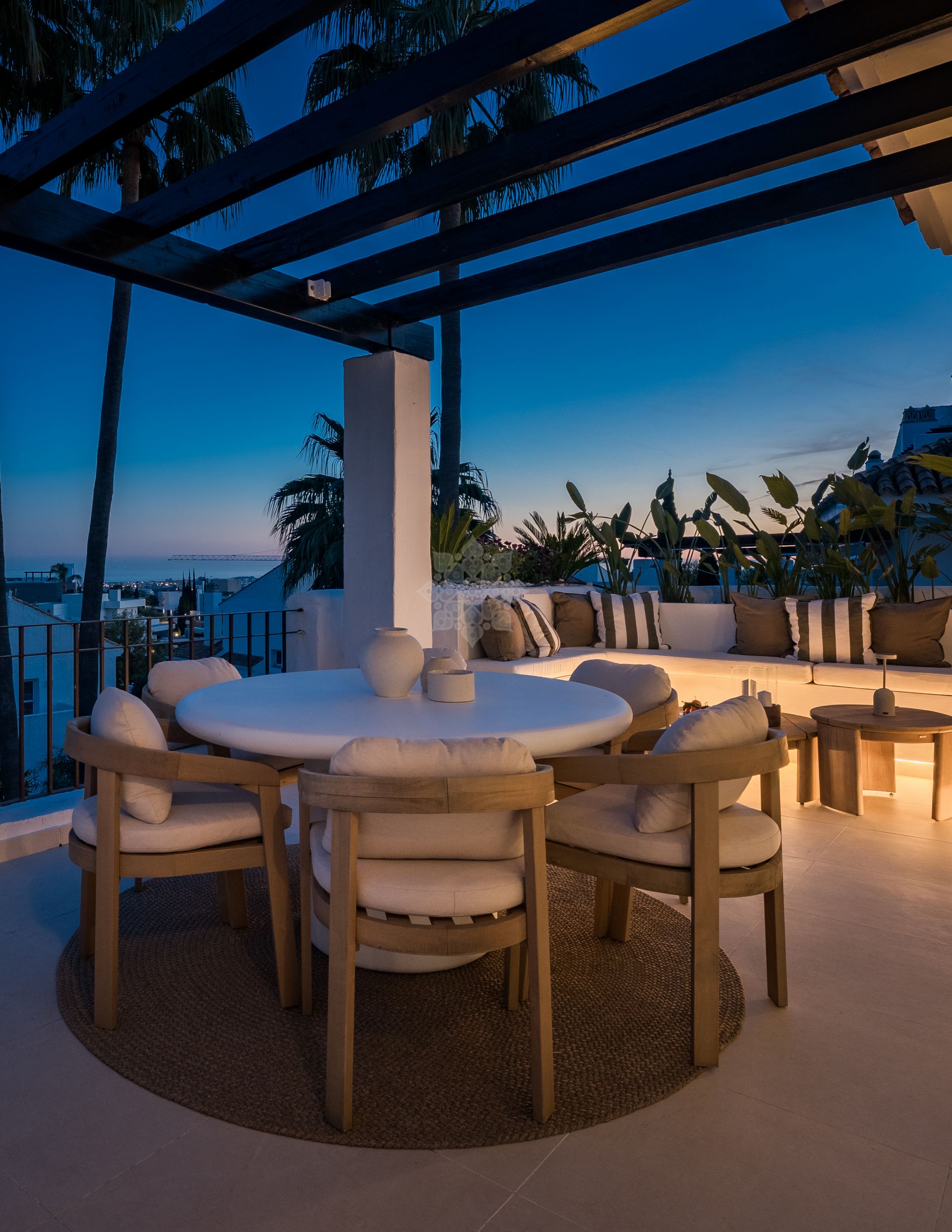 Duplex Penthouse w La Quinta Village, Marbella