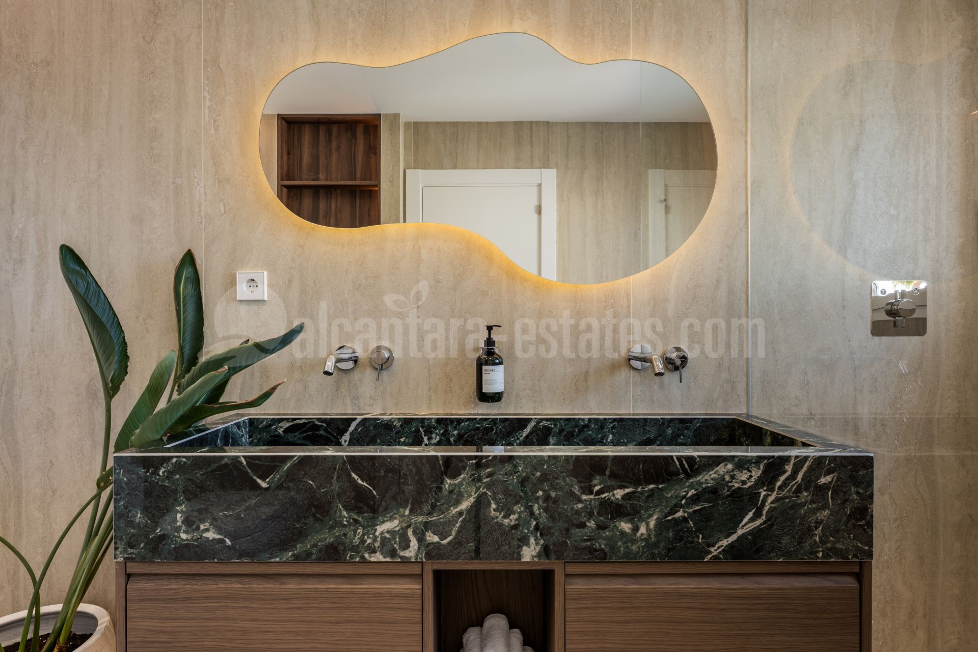 Duplex Penthouse in La Quinta Village, Marbella