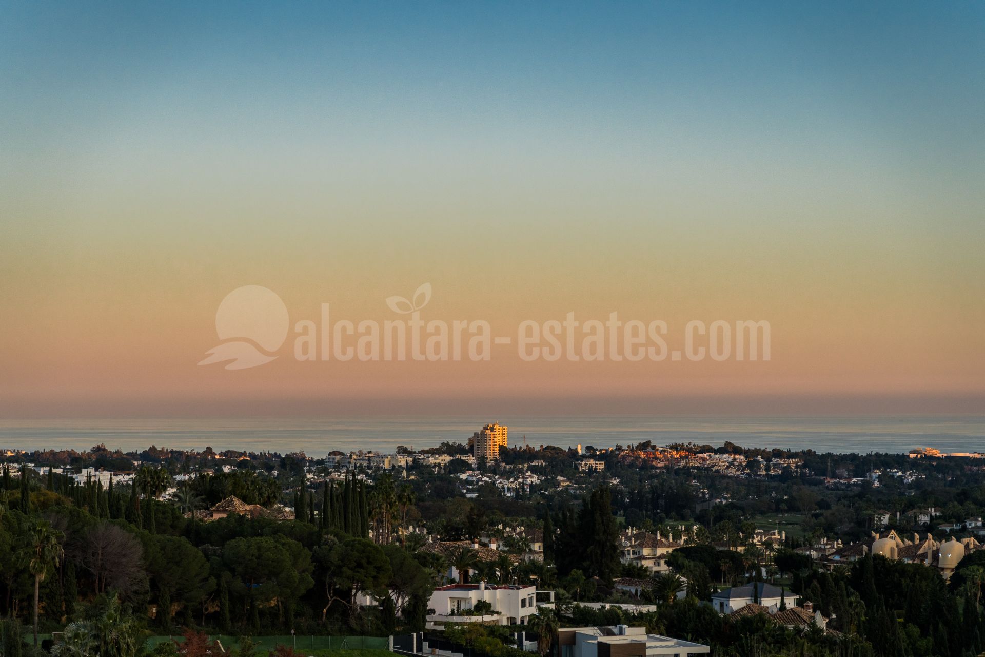 Duplex Penthouse in La Quinta Village, Marbella