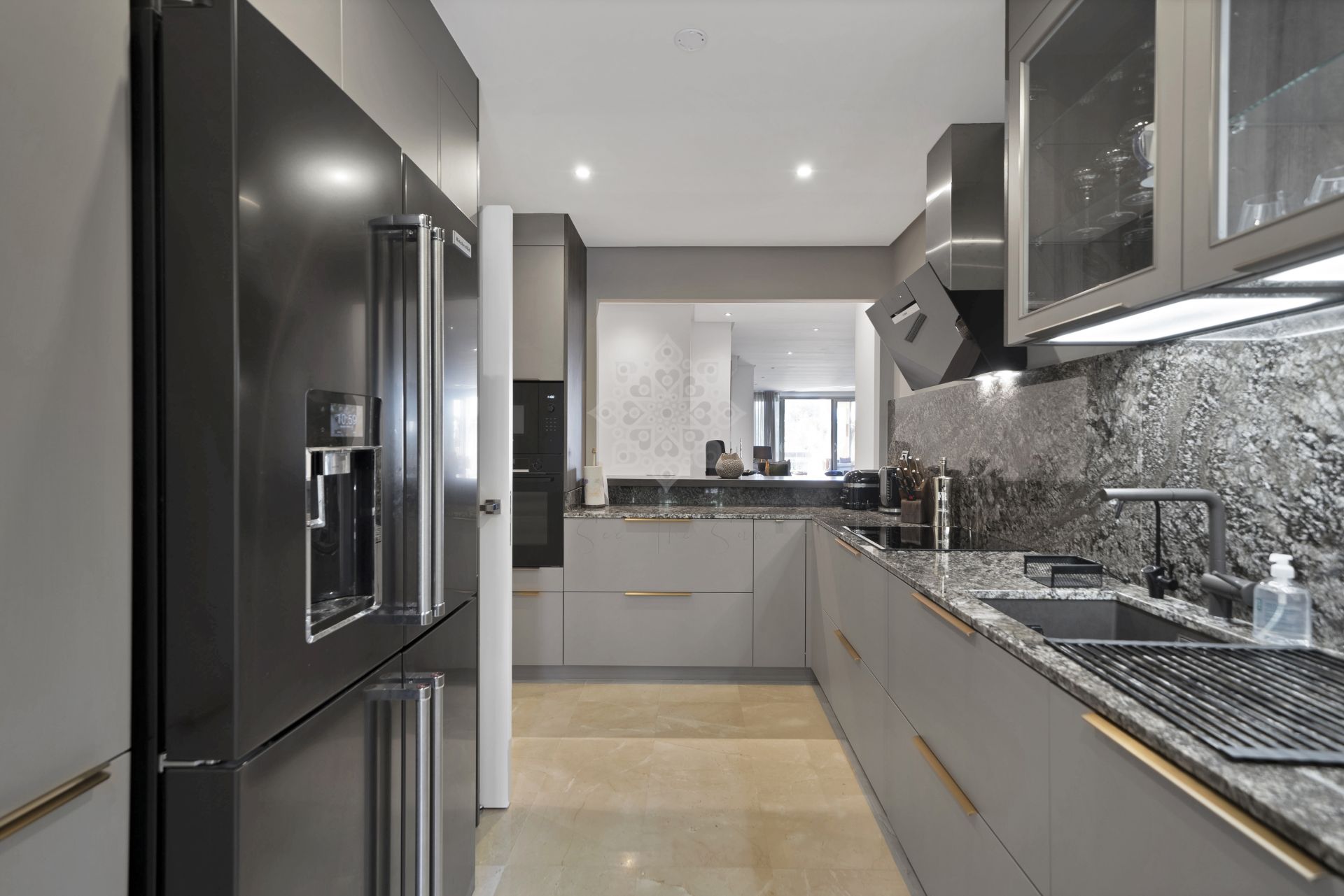 Apartment in Mansion Club, Marbella