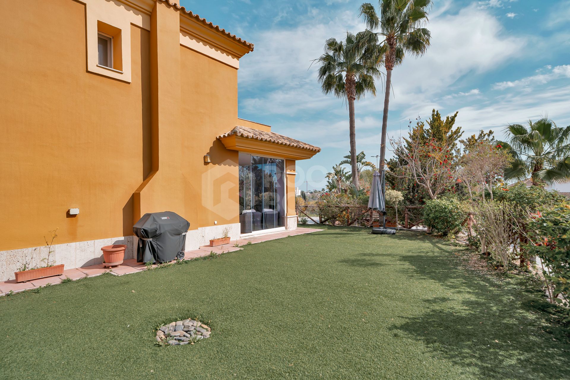 Elegant Semi-Detached Home in Santa Clara Golf – Sea Views, Private Garden & Year-Round Terrace
