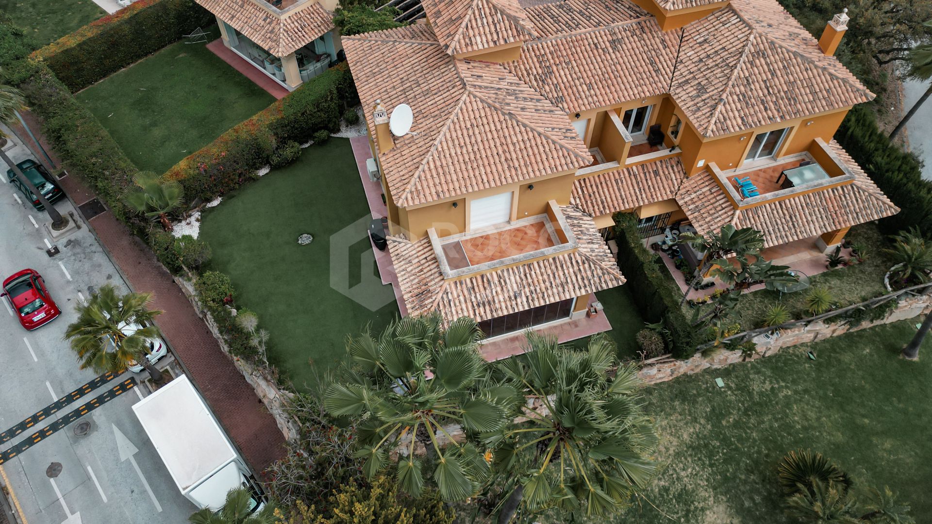 Elegant Semi-Detached Home in Santa Clara Golf – Sea Views, Private Garden & Year-Round Terrace