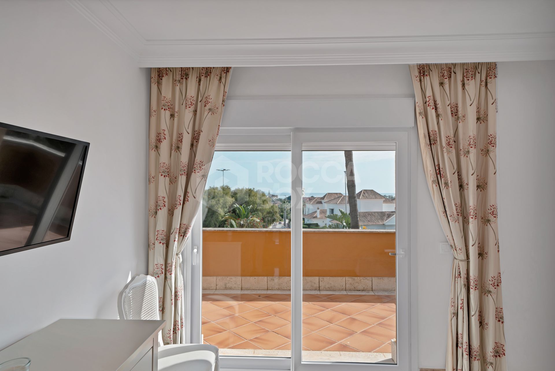 Elegant Semi-Detached Home in Santa Clara Golf – Sea Views, Private Garden & Year-Round Terrace