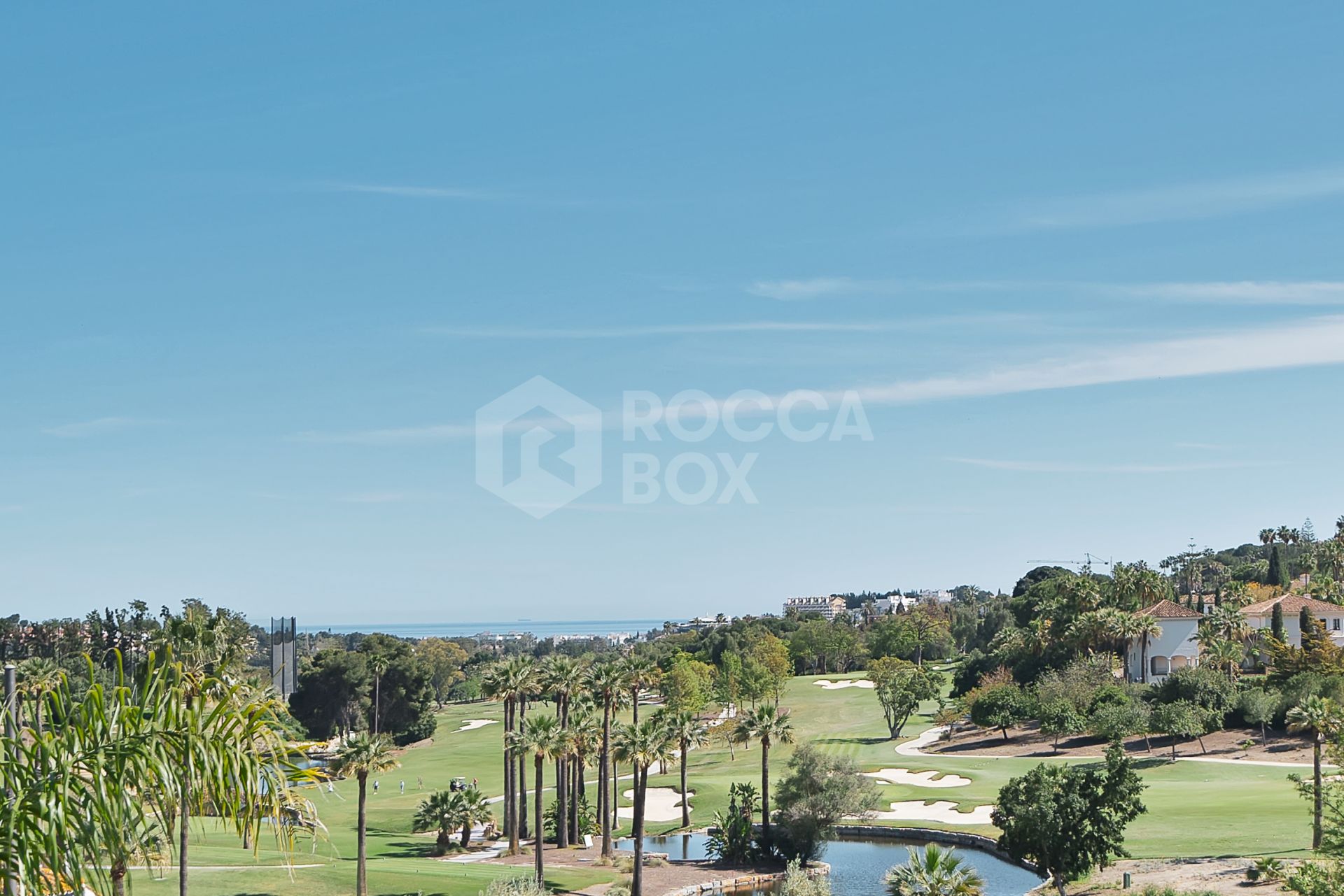 Luxury Penthouse with Panoramic Golf and sea Views in Las Alamandas