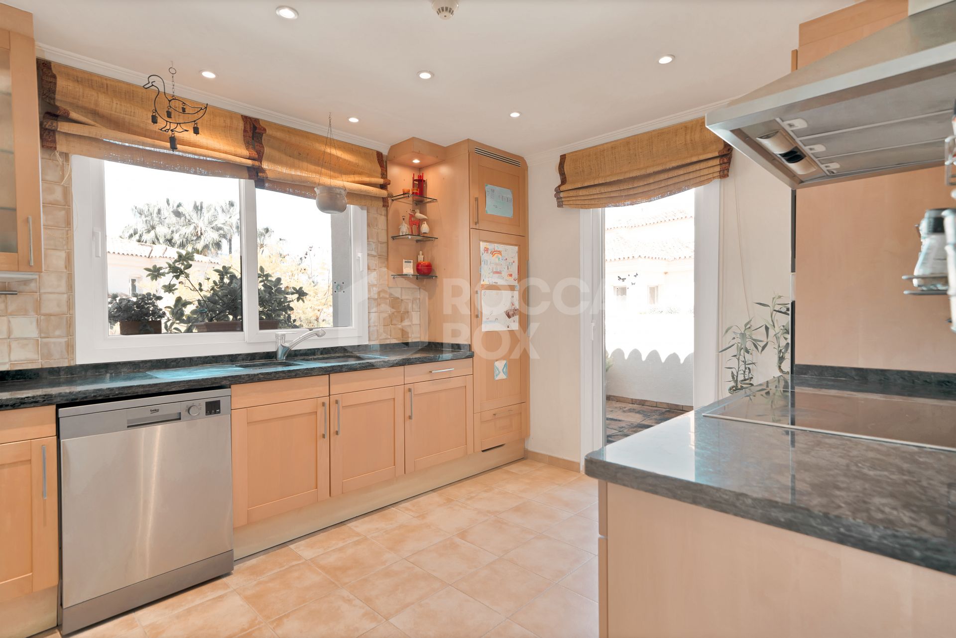 Luxury Penthouse with Panoramic Golf and sea Views in Las Alamandas