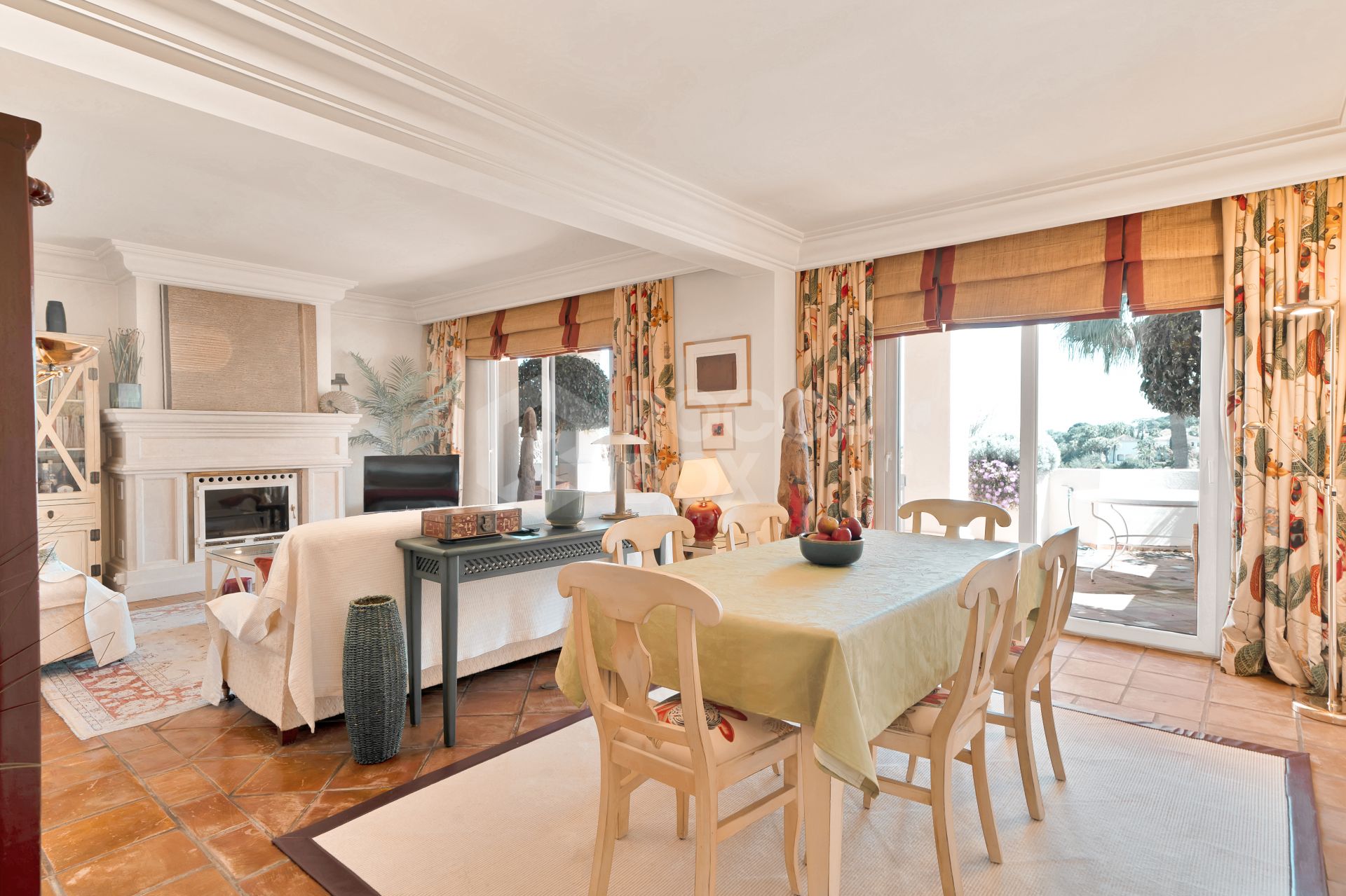 Luxury Penthouse with Panoramic Golf and sea Views in Las Alamandas