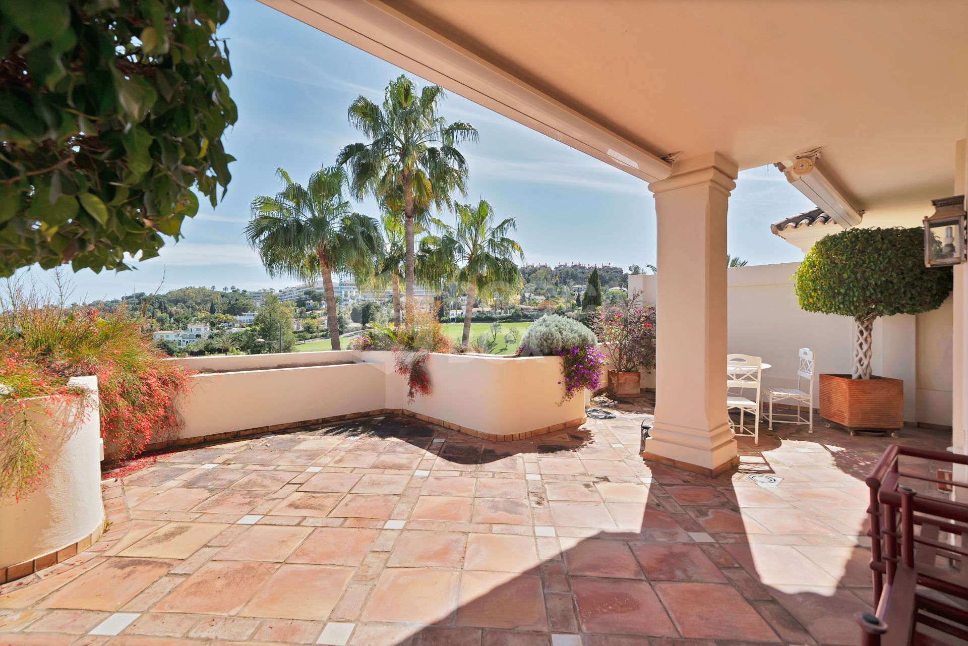 Luxury Penthouse with Panoramic Golf and sea Views in Las Alamandas