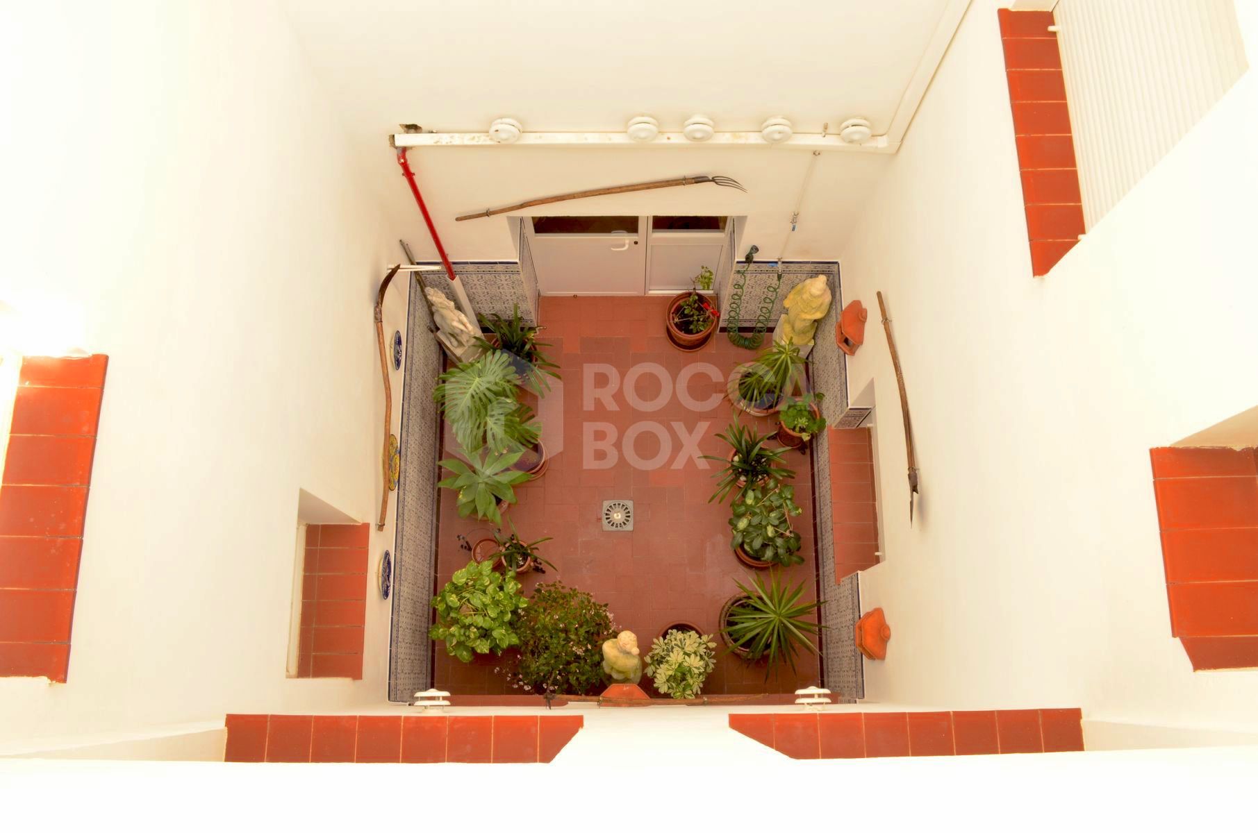 Acquisition Opportunity: Freehold Building with Hostel License