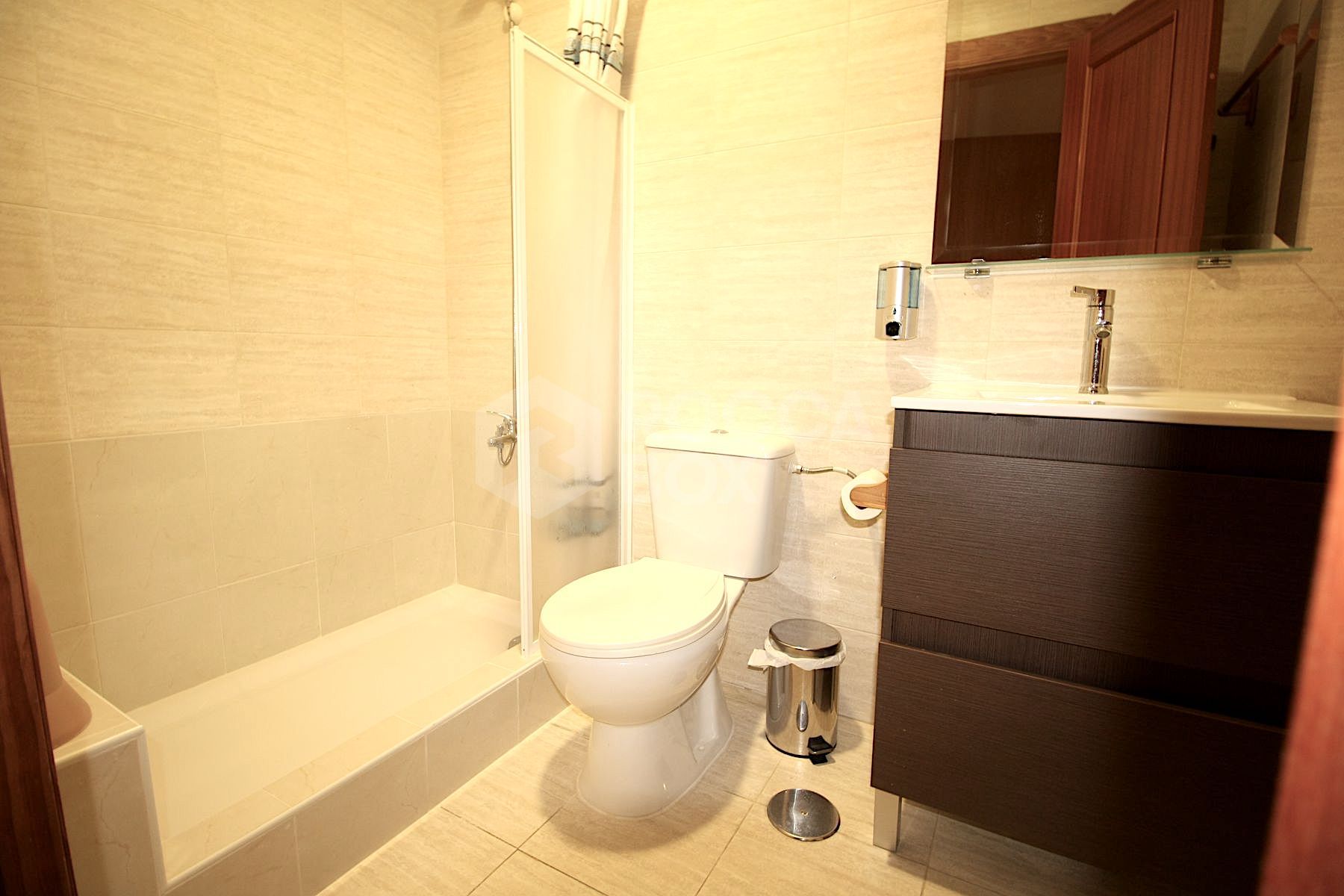 Acquisition Opportunity: Freehold Building with Hostel License