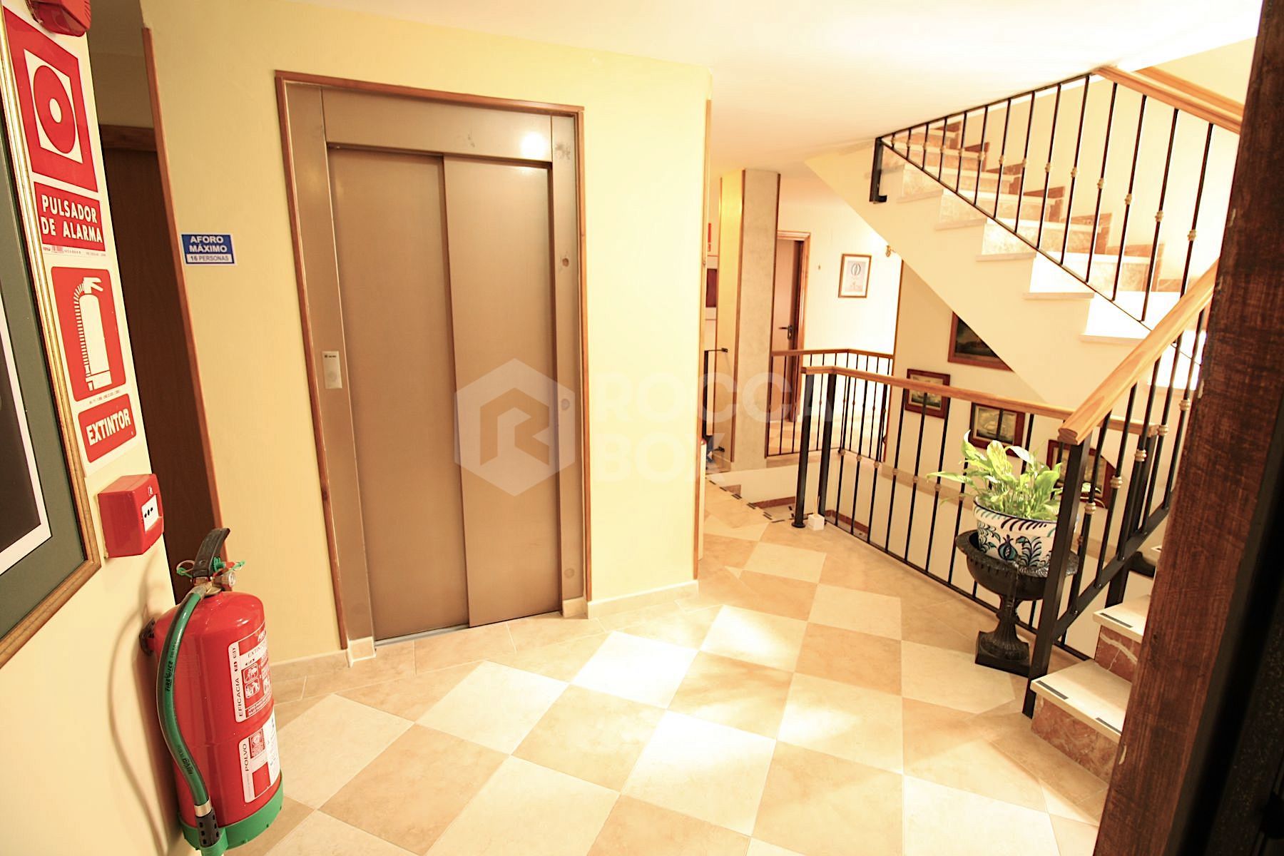 Acquisition Opportunity: Freehold Building with Hostel License