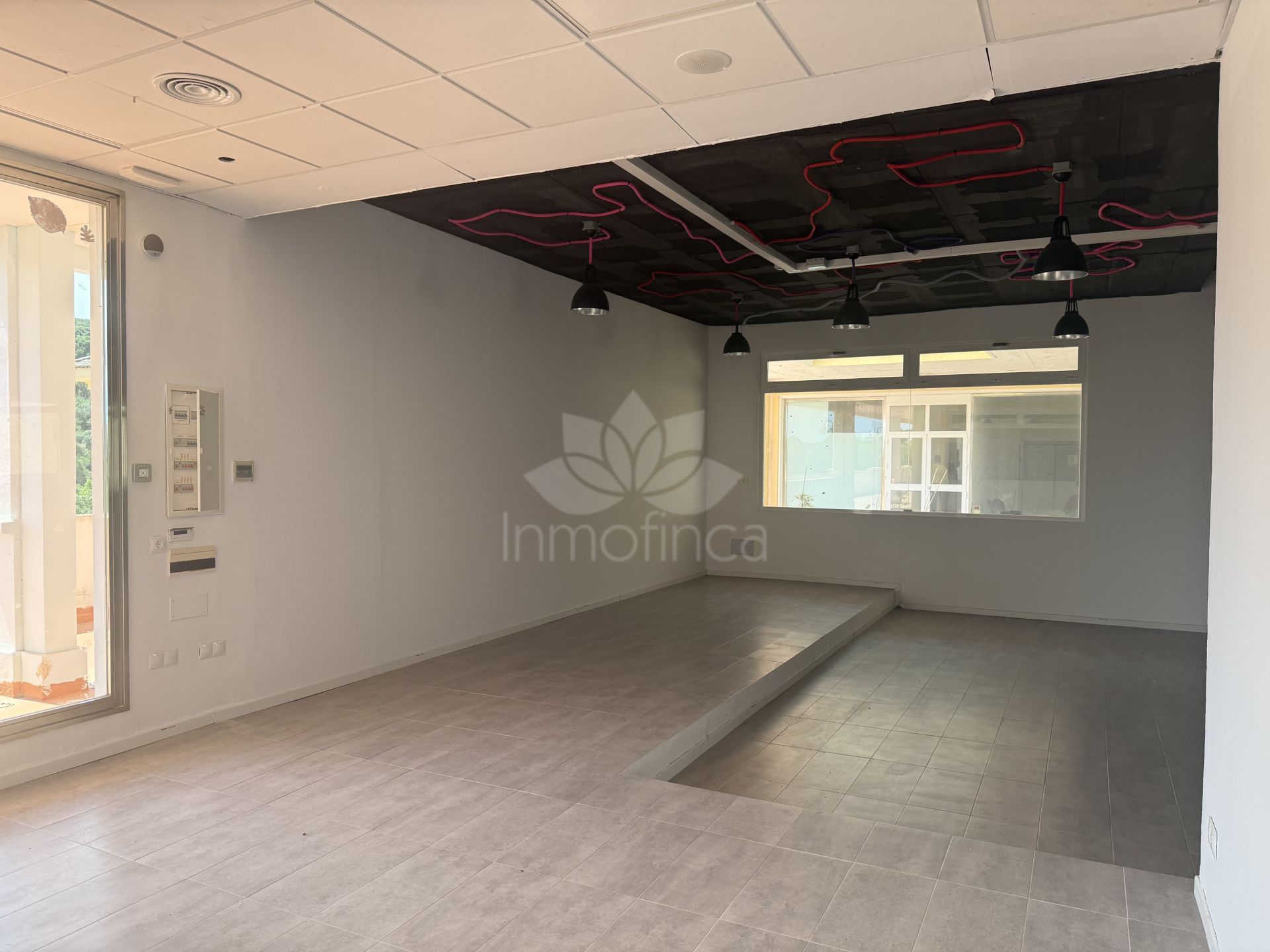 Commercial Premises in San Roque Club, San Roque