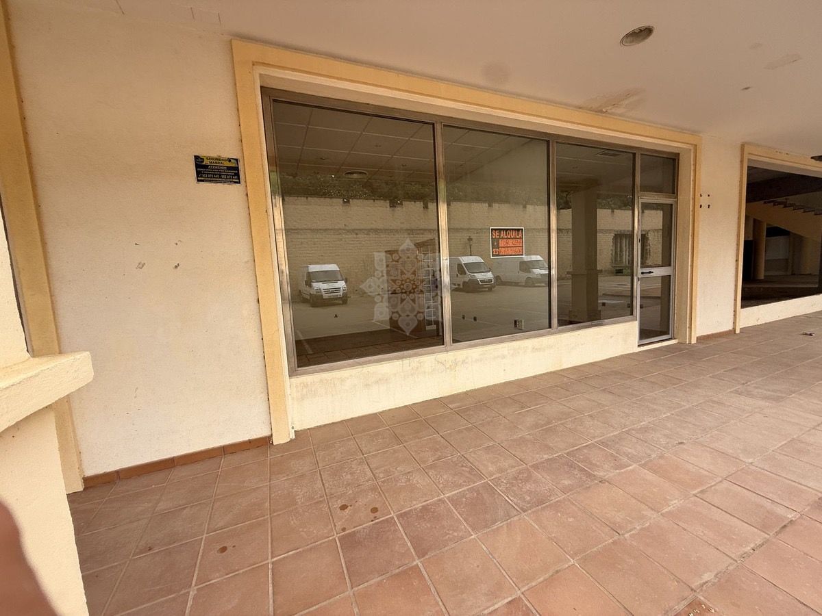 Commercial Premises in San Roque