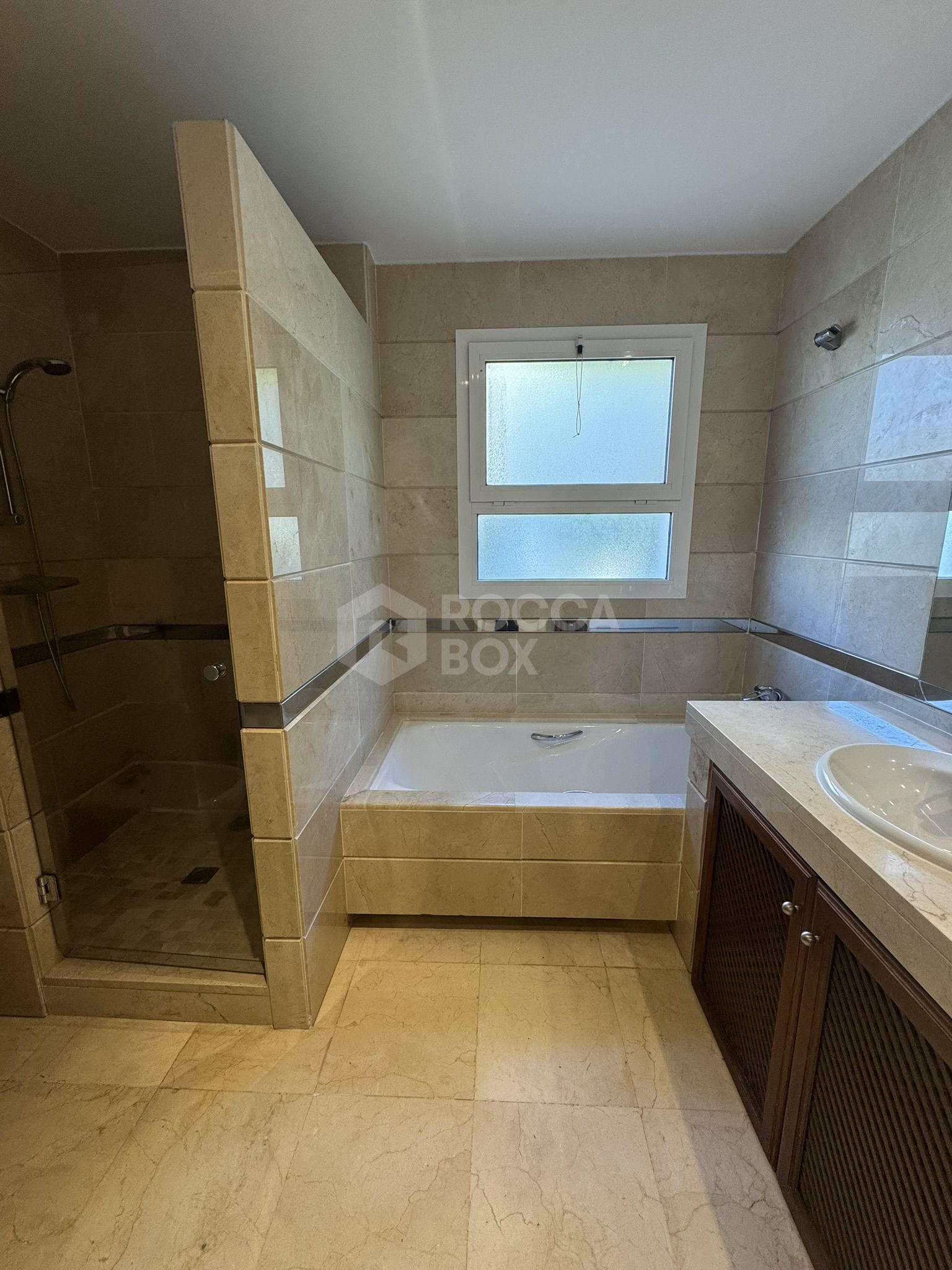 Fantastic Property in the Mansions at San Roque Club