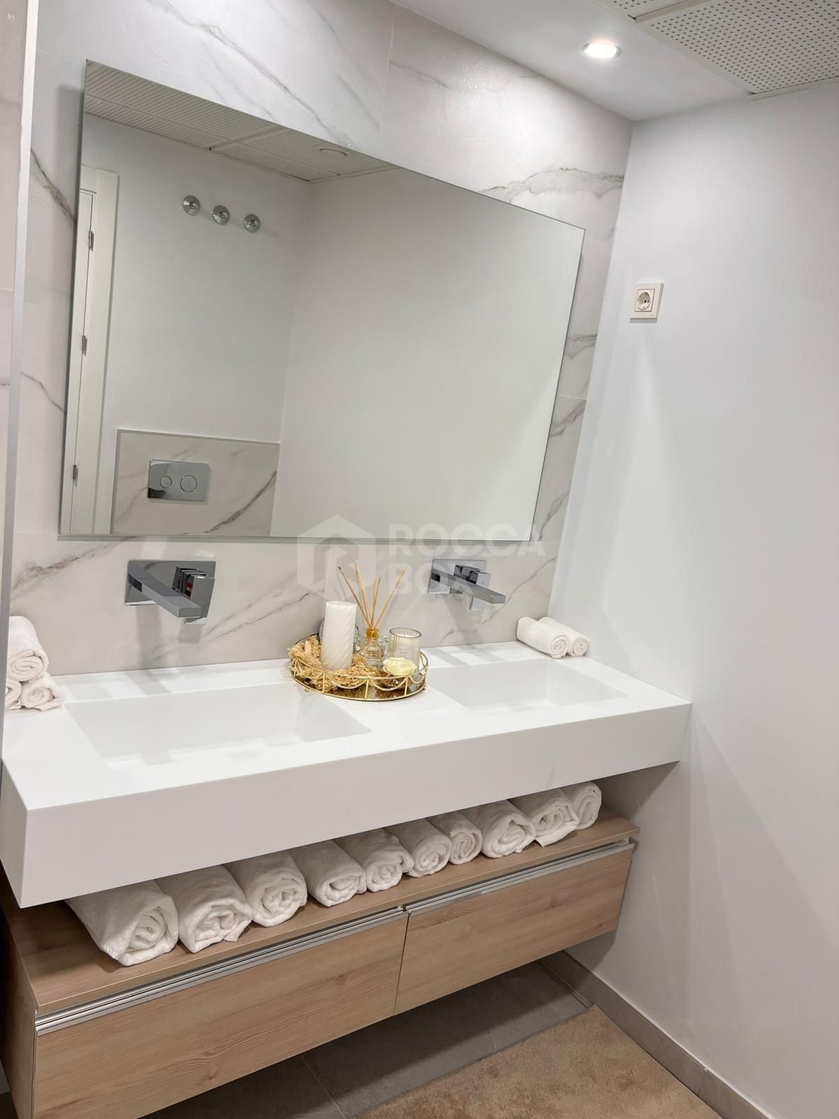 Penthouse for sale in Benahavis