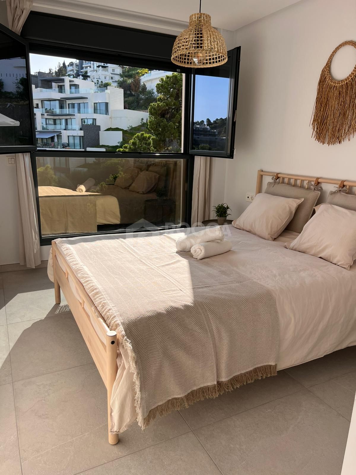 Penthouse for sale in Benahavis