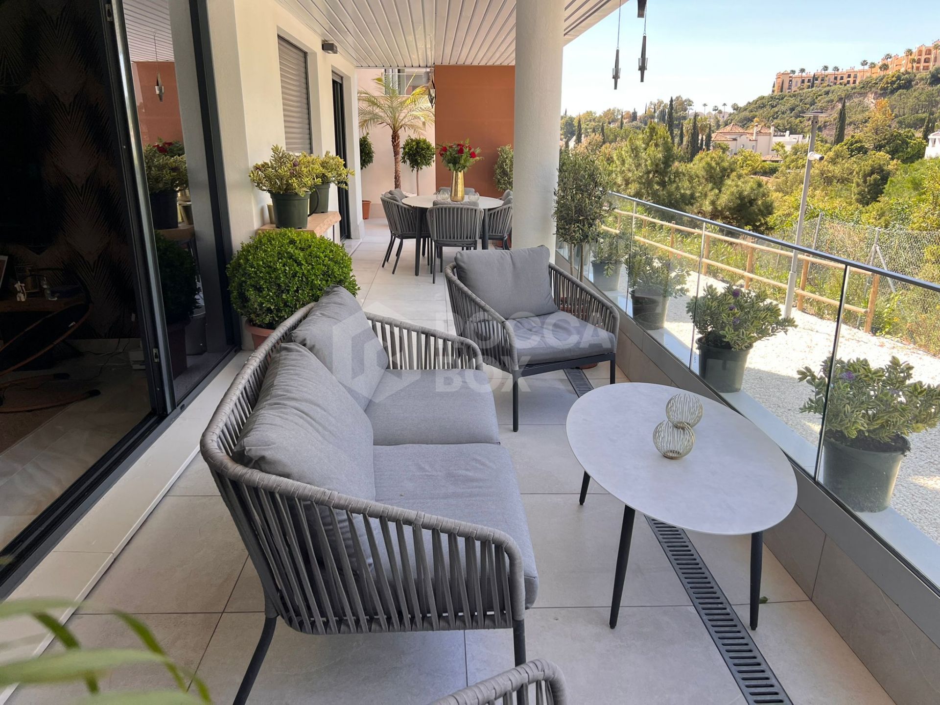 Apartment for sale in Benahavis