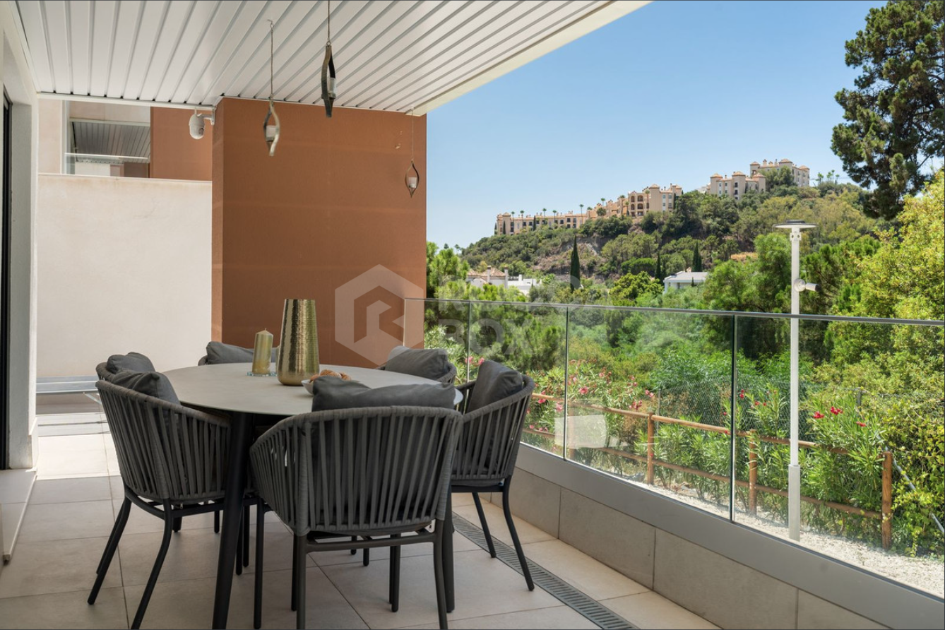 Apartment for sale in Benahavis