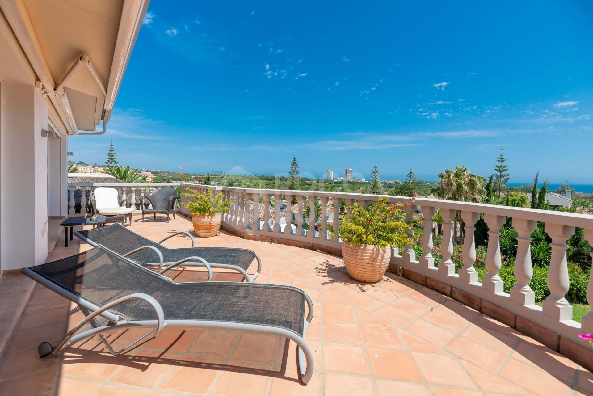 Stunning Villa in Elviria with Panoramic Sea Views and Luxurious Features