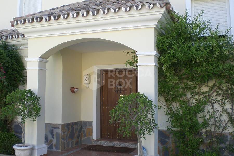 Charming 6-Bedroom Villa with Panoramic Views in Nueva Andalucia