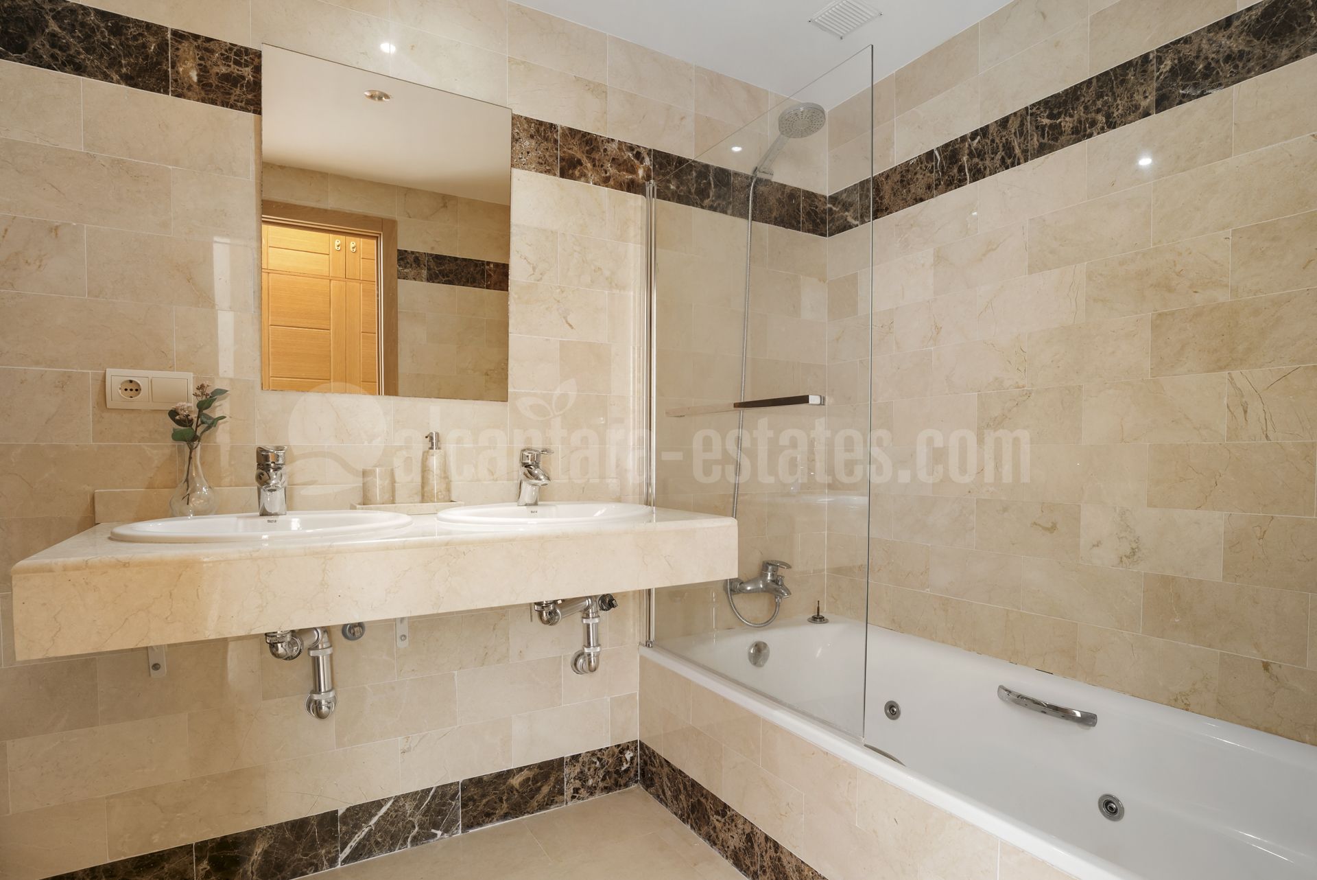 Semi Detached House in Benahavis