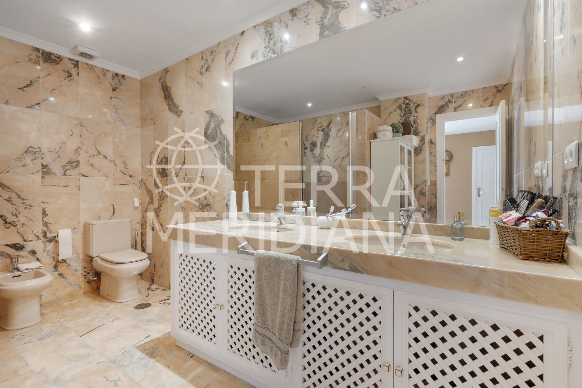 Ground Floor Apartment in Nueva Andalucia, Marbella