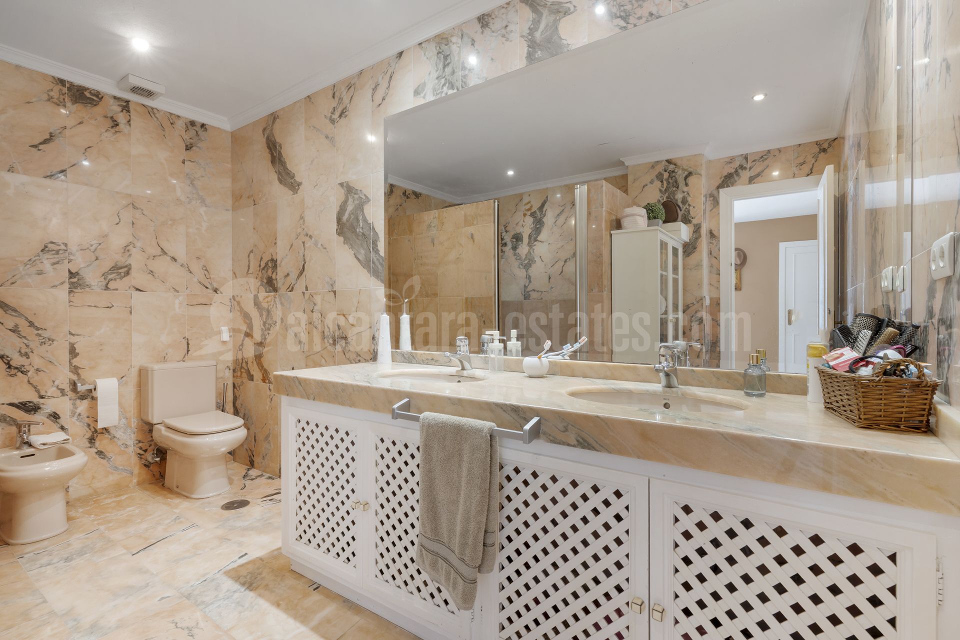 Ground Floor Apartment in Nueva Andalucia, Marbella